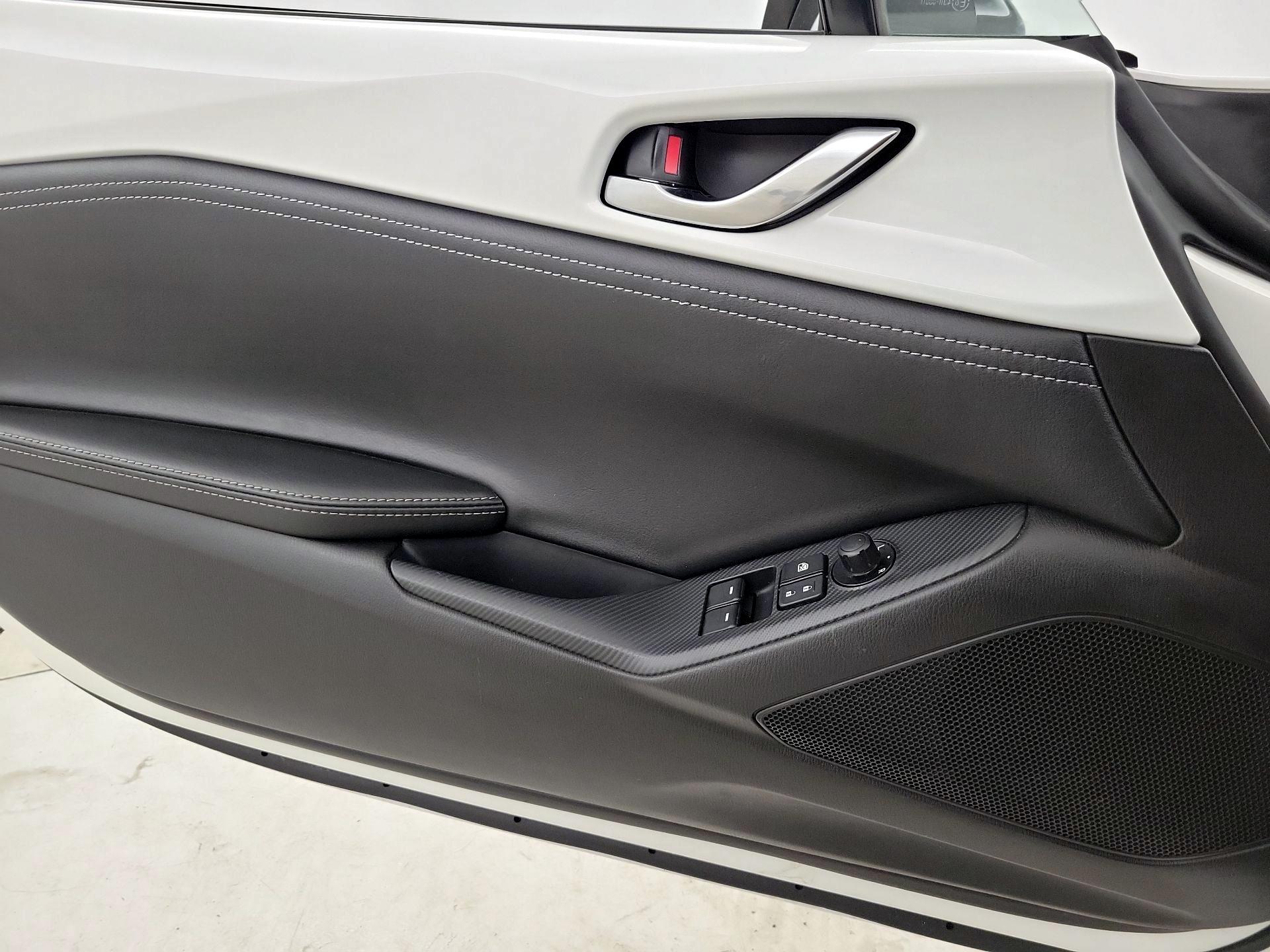 Thumbnail: 2020 Mazda MX-5 Miata - 12