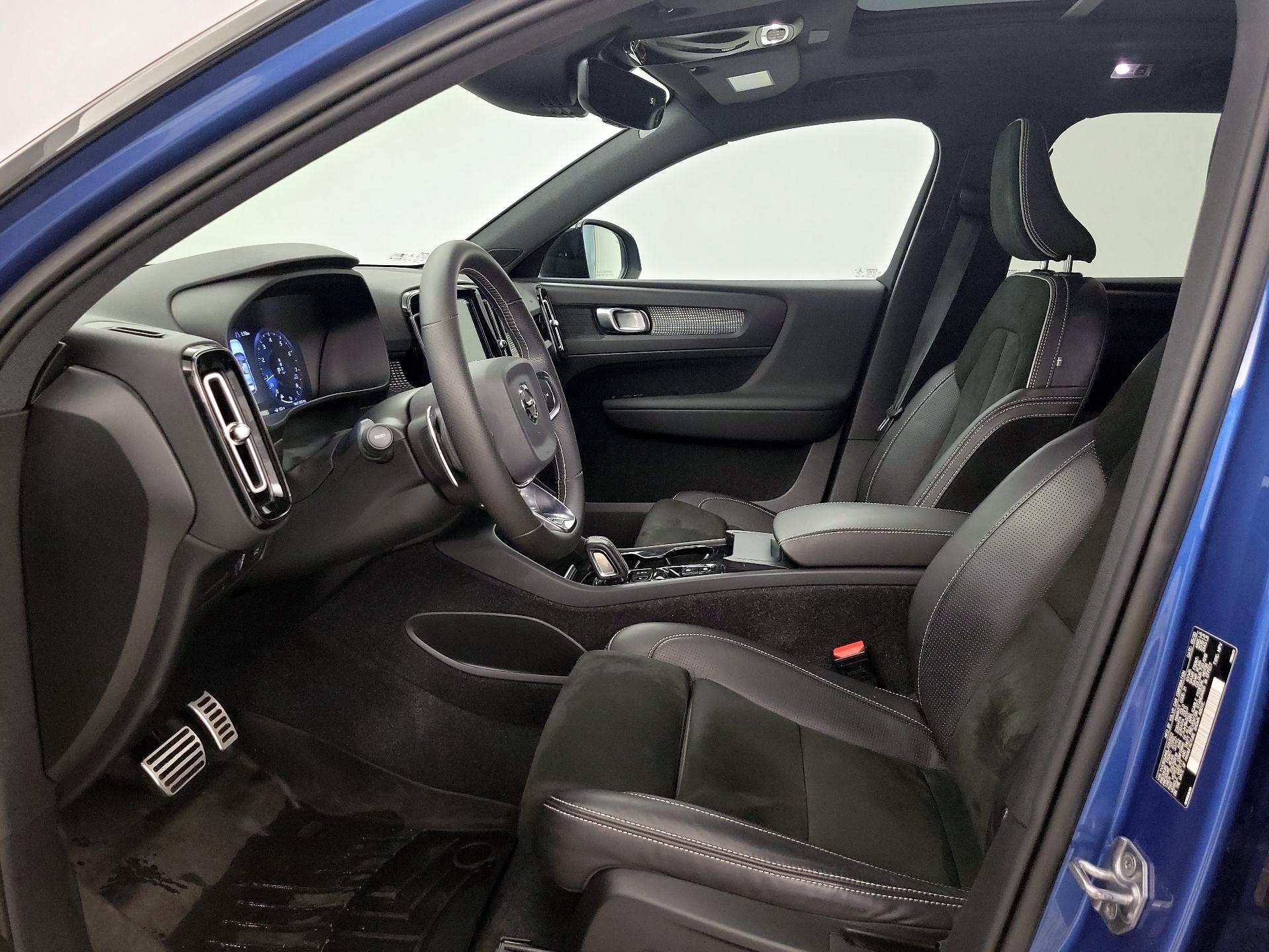 Thumbnail: 2020 Volvo XC40 - 11