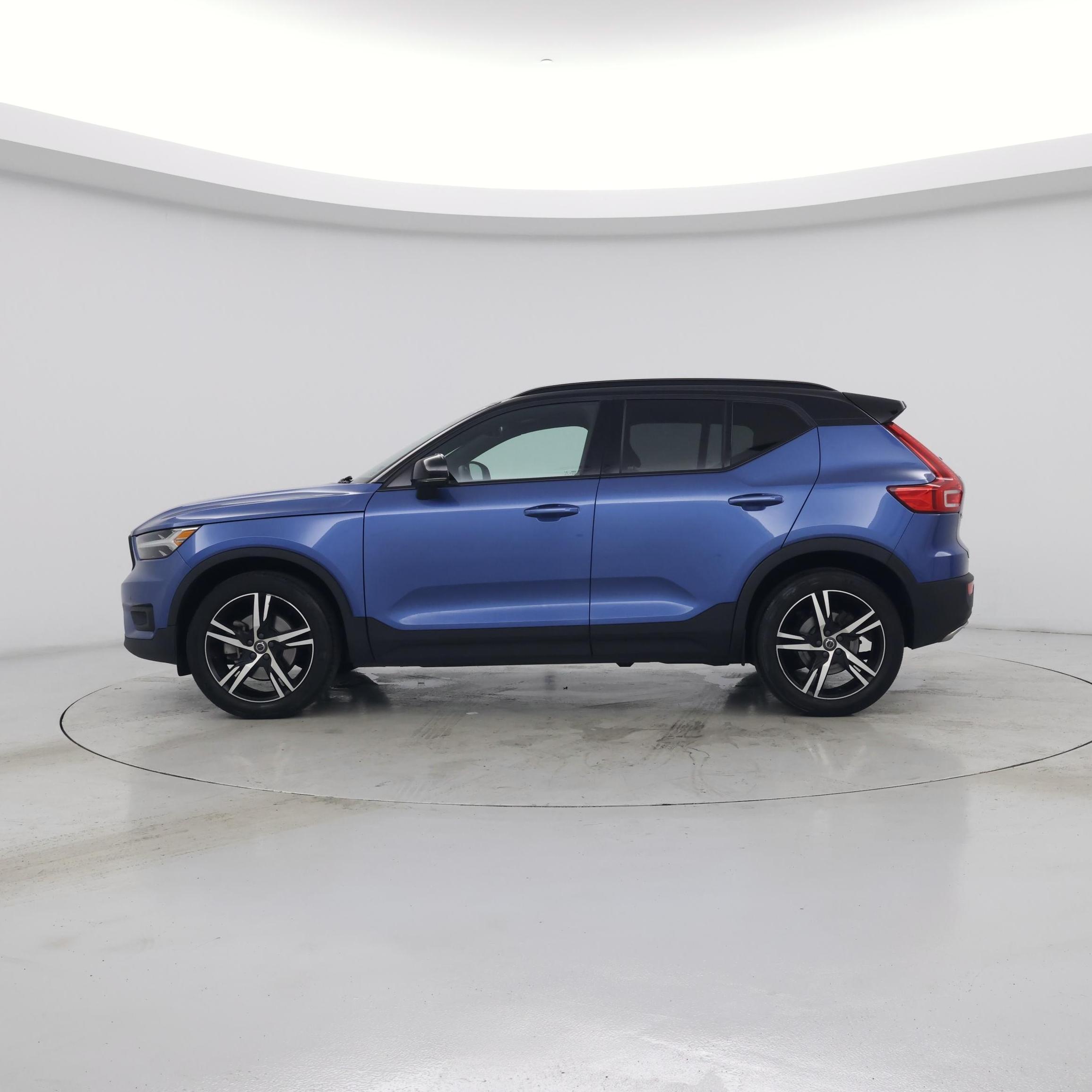 Thumbnail: 2020 Volvo XC40 - 3
