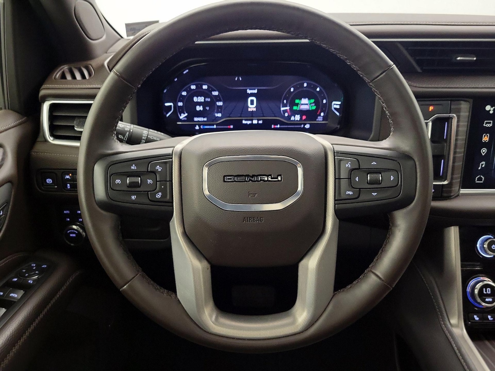 2024 GMC Yukon Denali - Photo 11