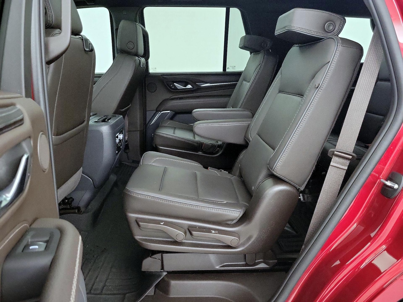2024 GMC Yukon Denali - Photo 22