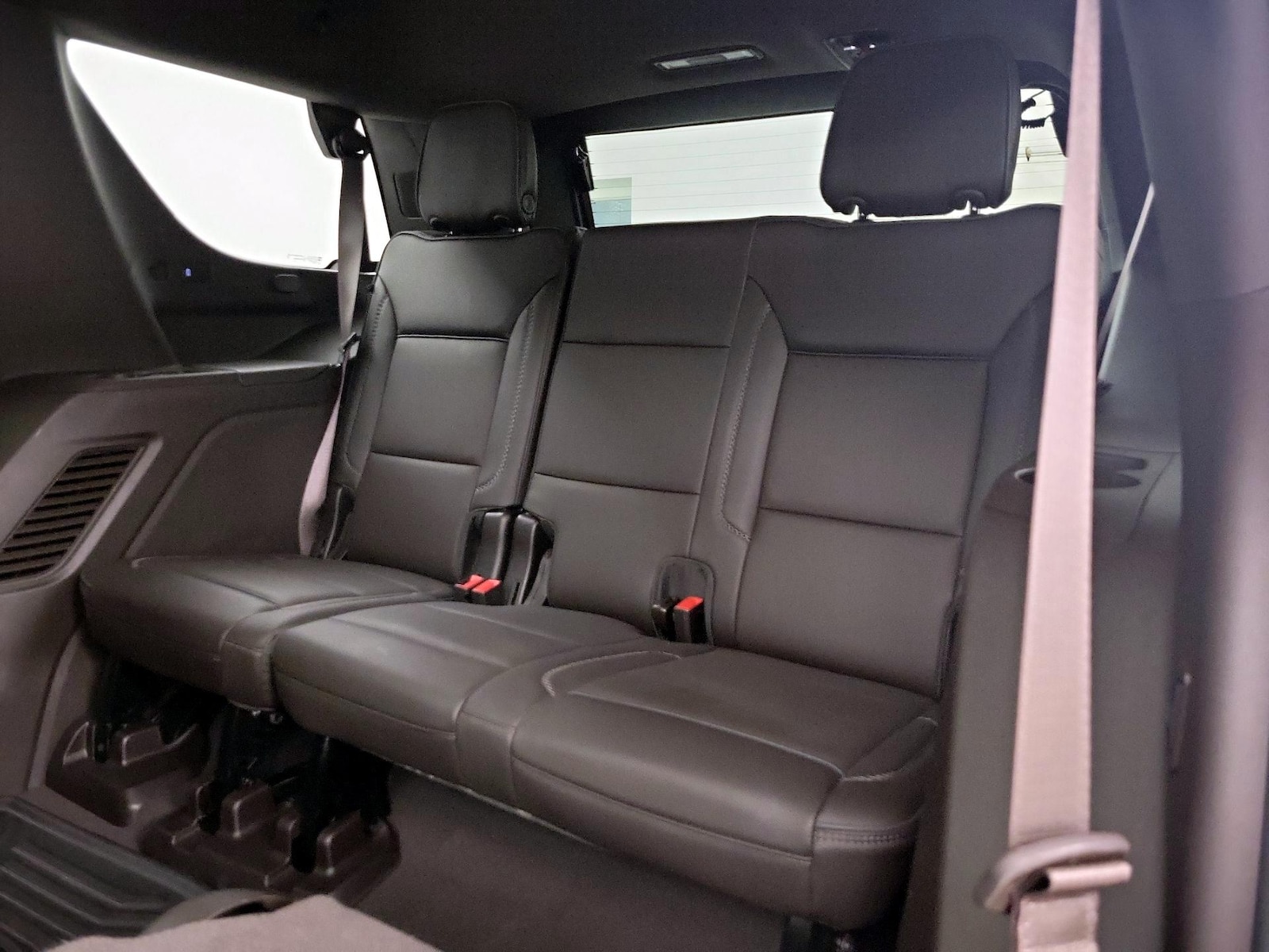 2024 GMC Yukon Denali - Photo 23