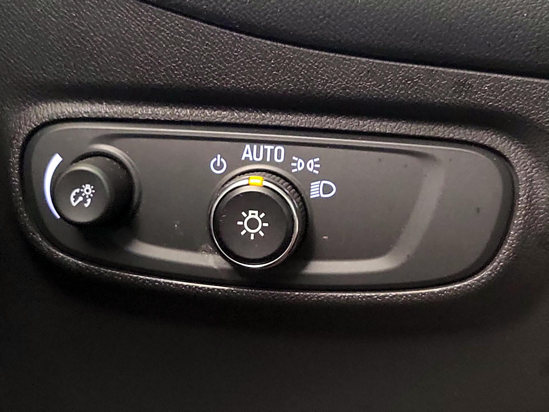 Thumbnail: 2020 Chevrolet Equinox - 13