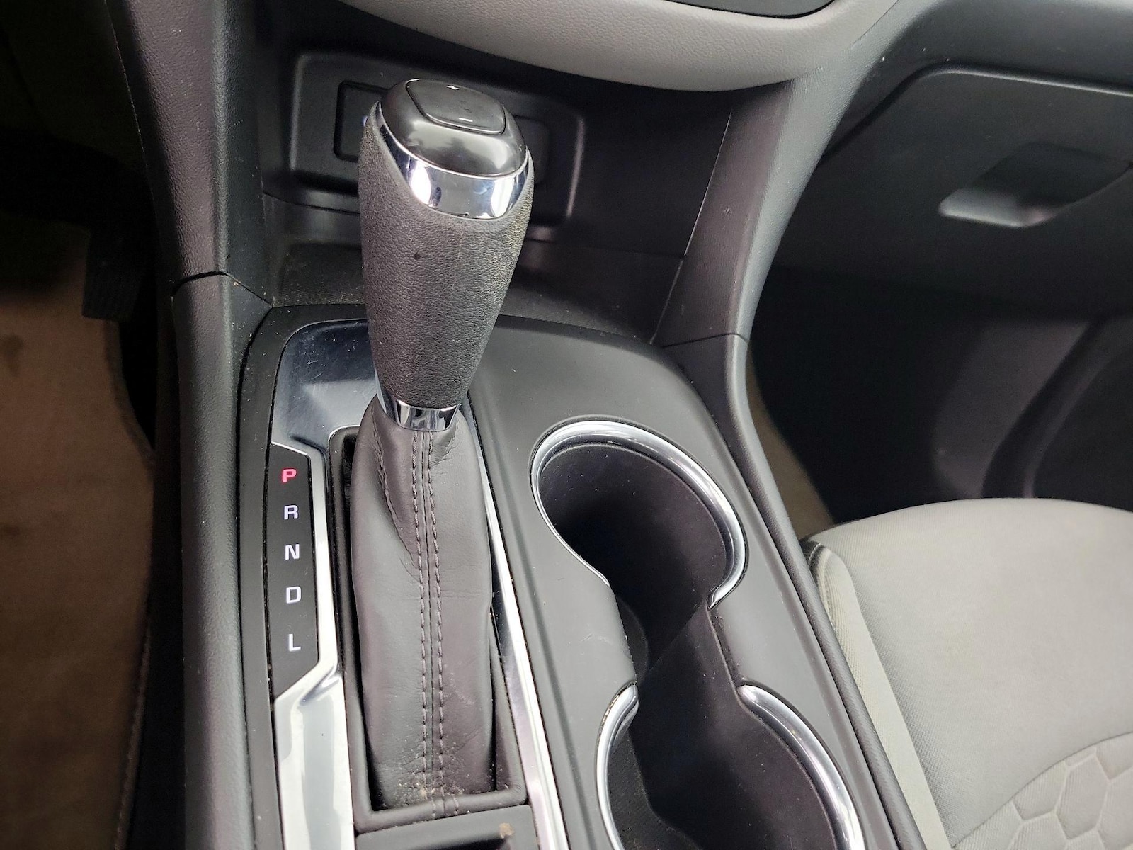 2020 Chevrolet Equinox LS - Photo 18