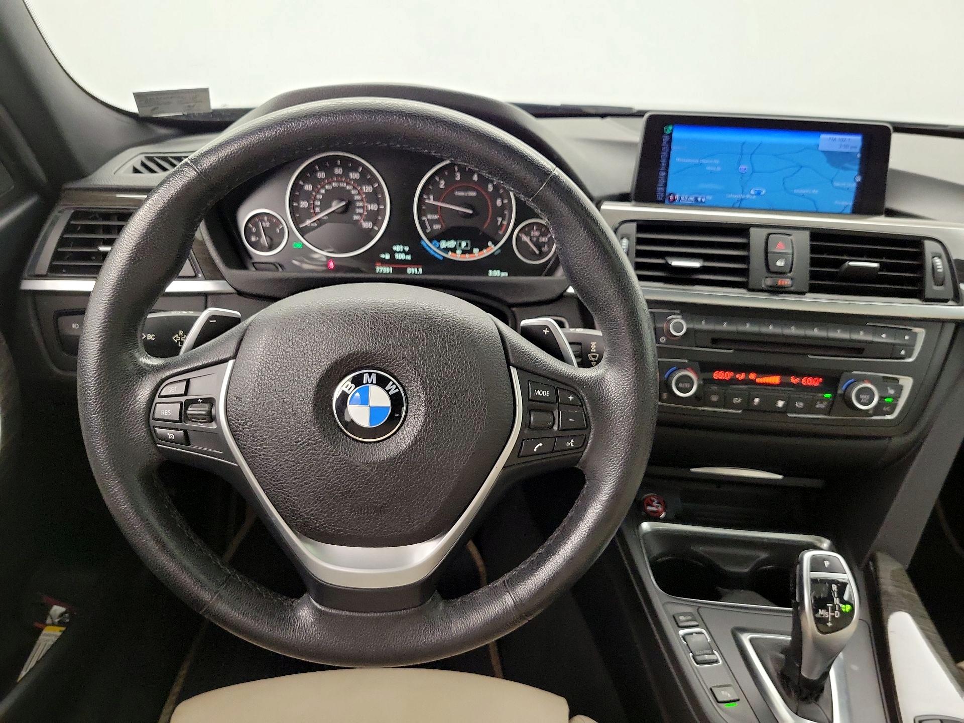 Thumbnail: 2015 BMW 3 Series - 10