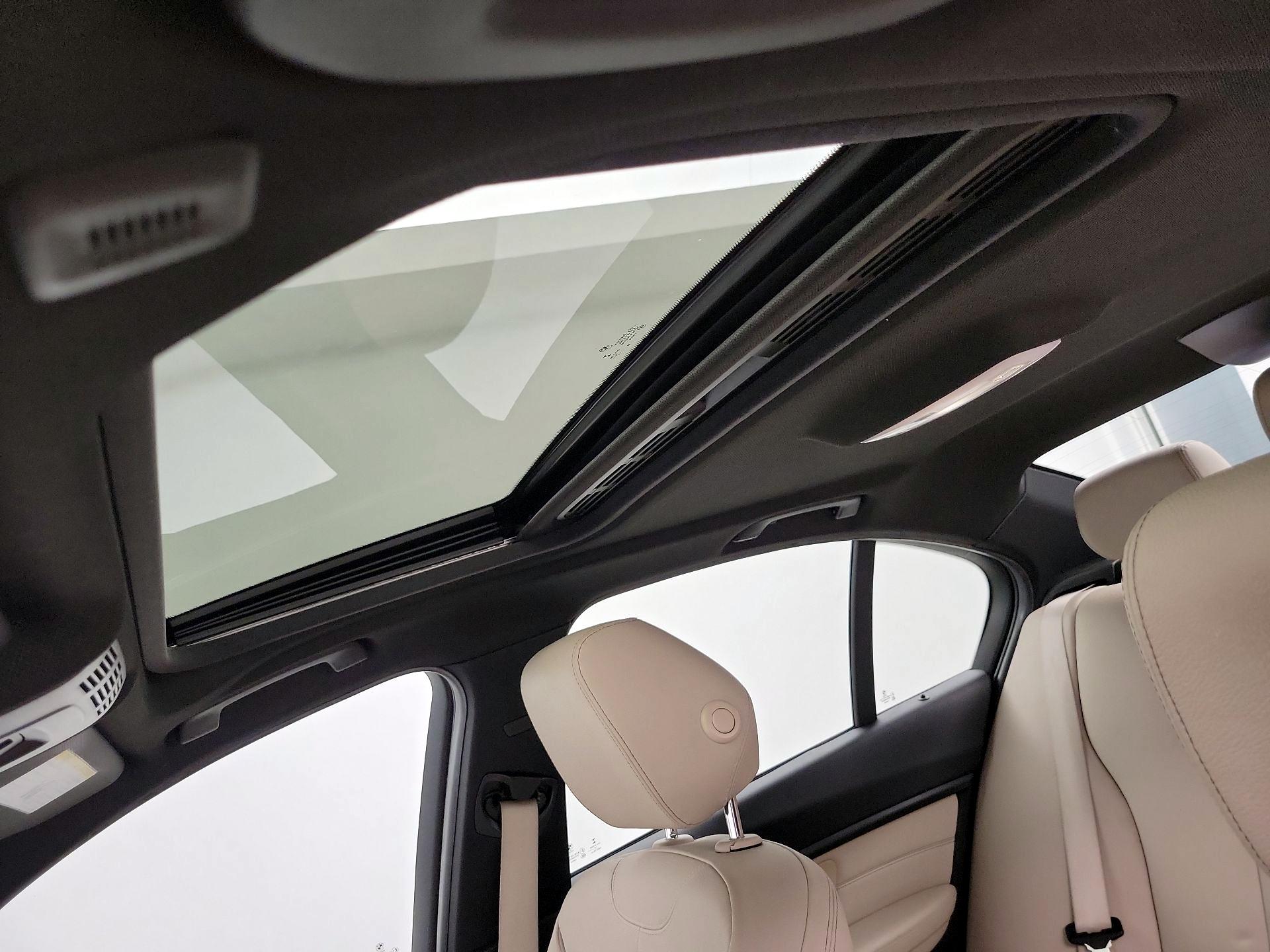 Thumbnail: 2015 BMW 3 Series - 20