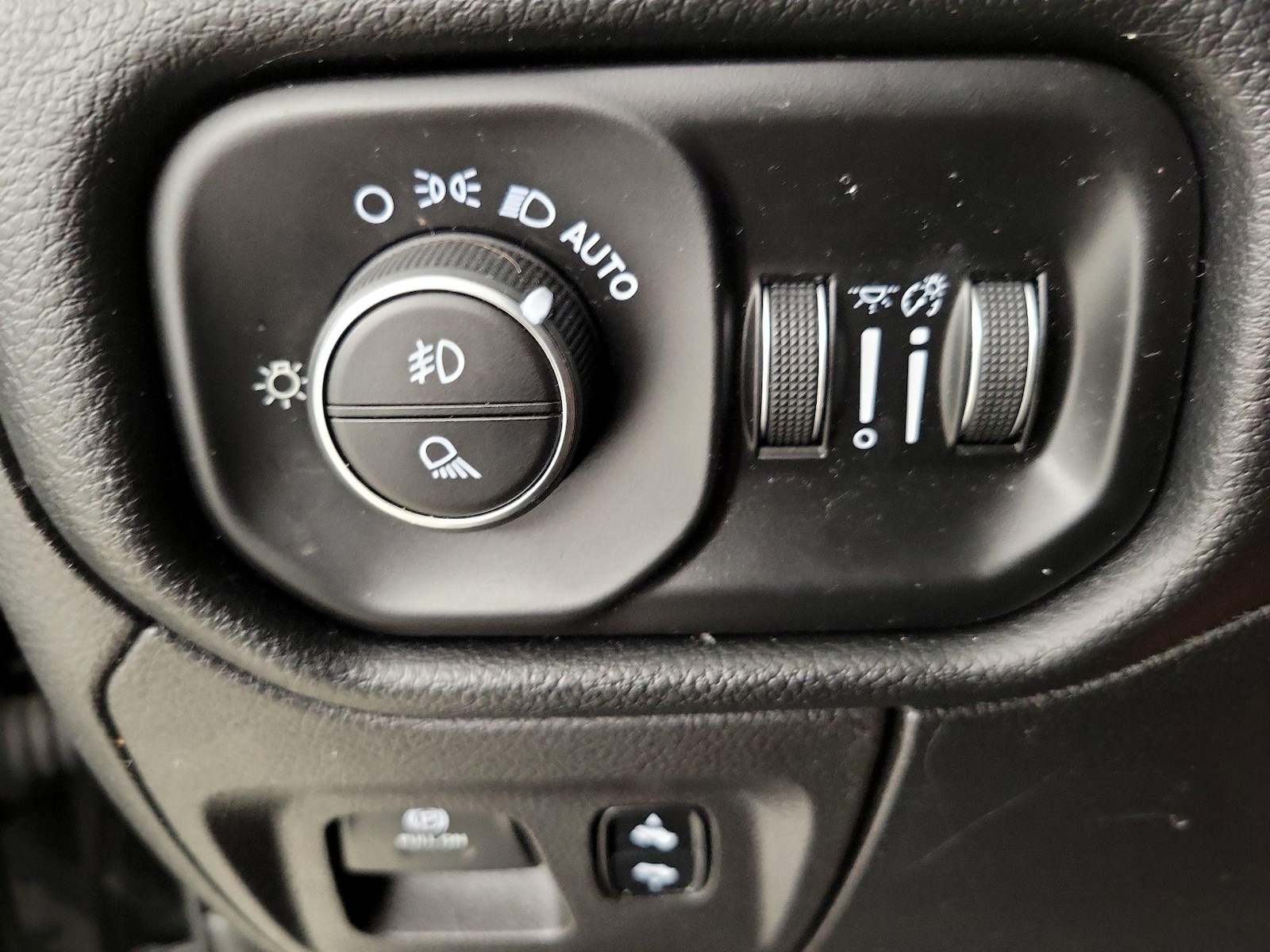 2020 RAM Ram 1500 Pickup Laramie - Photo 14