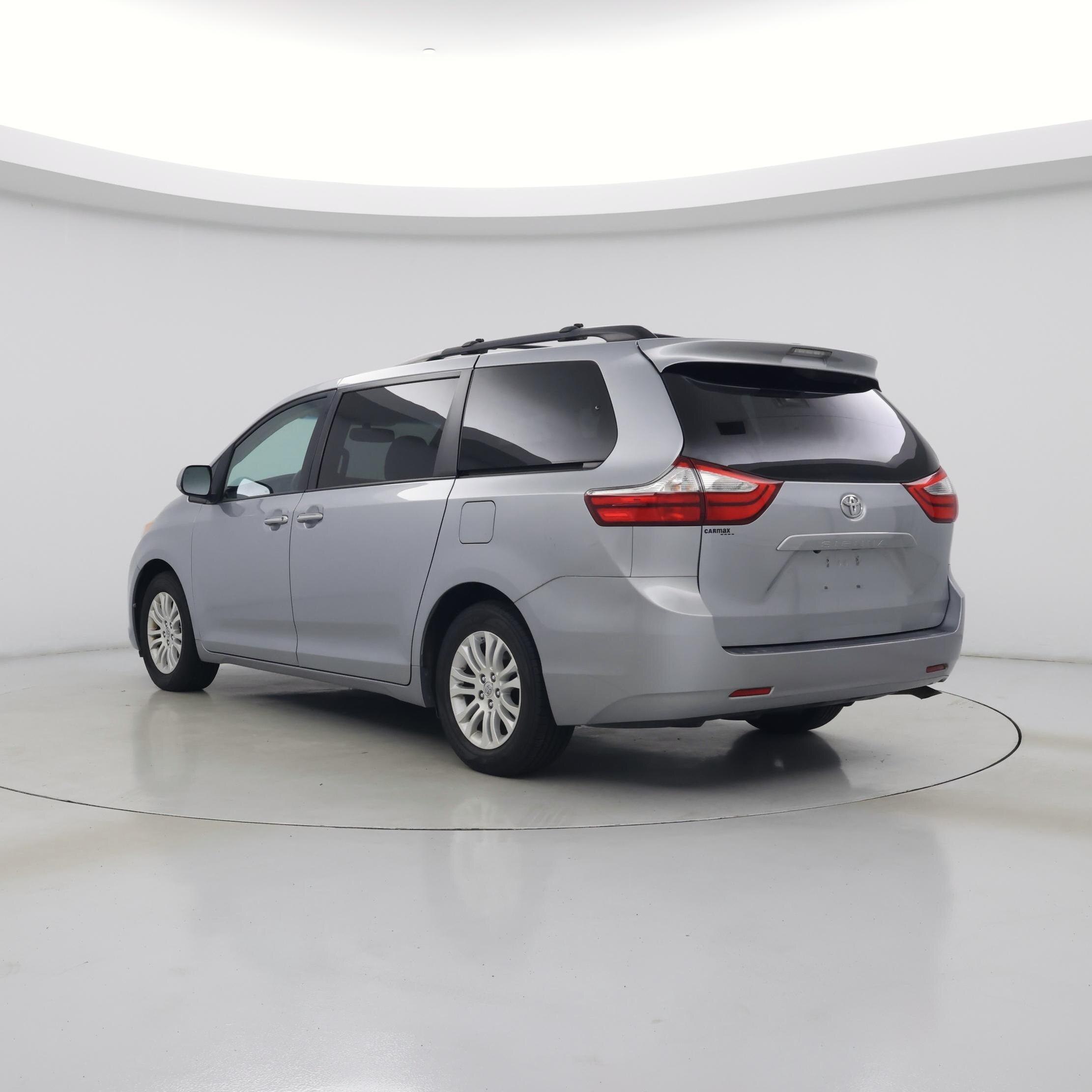 Thumbnail: 2015 Toyota Sienna - 2