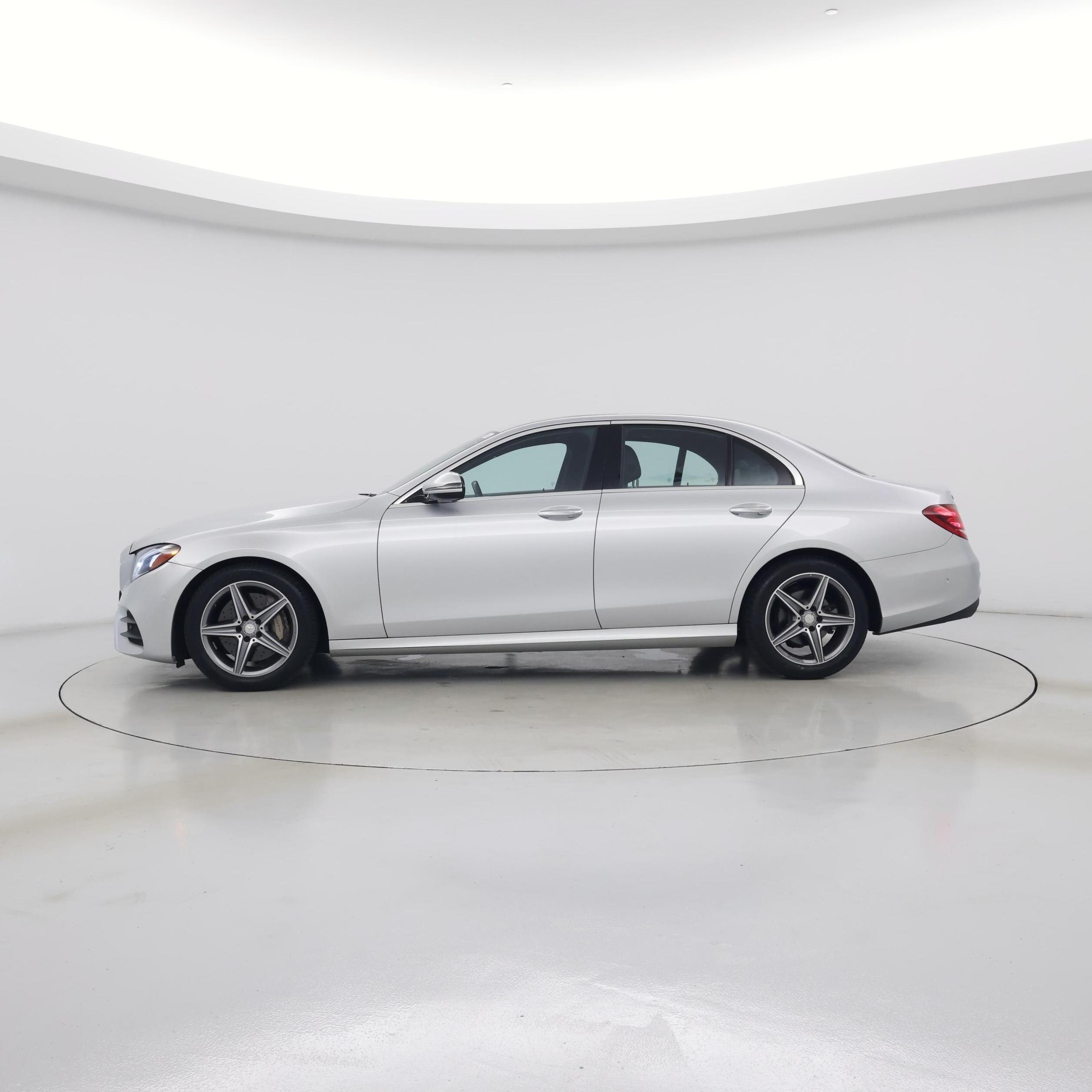 Thumbnail: 2017 Mercedes-Benz E-Class - 3