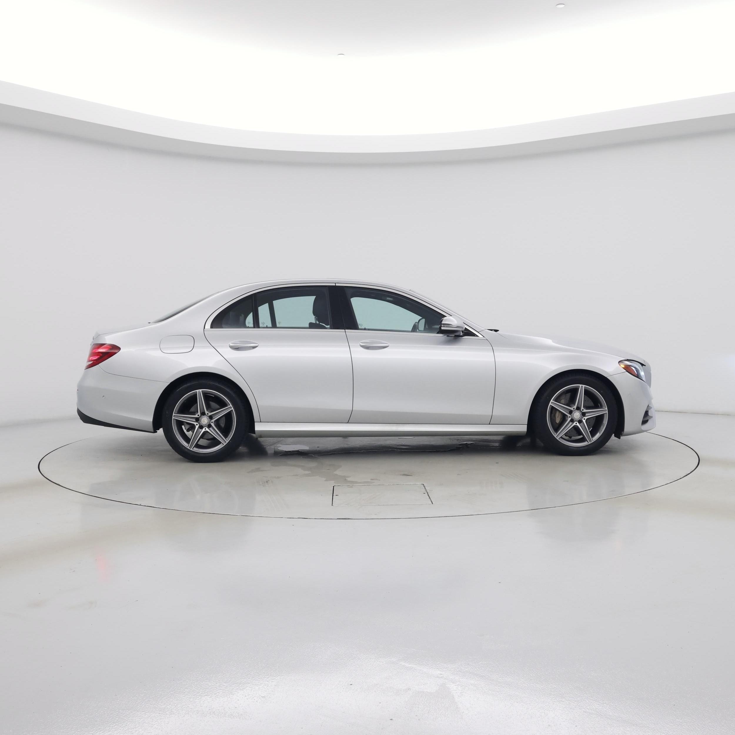 Thumbnail: 2017 Mercedes-Benz E-Class - 7