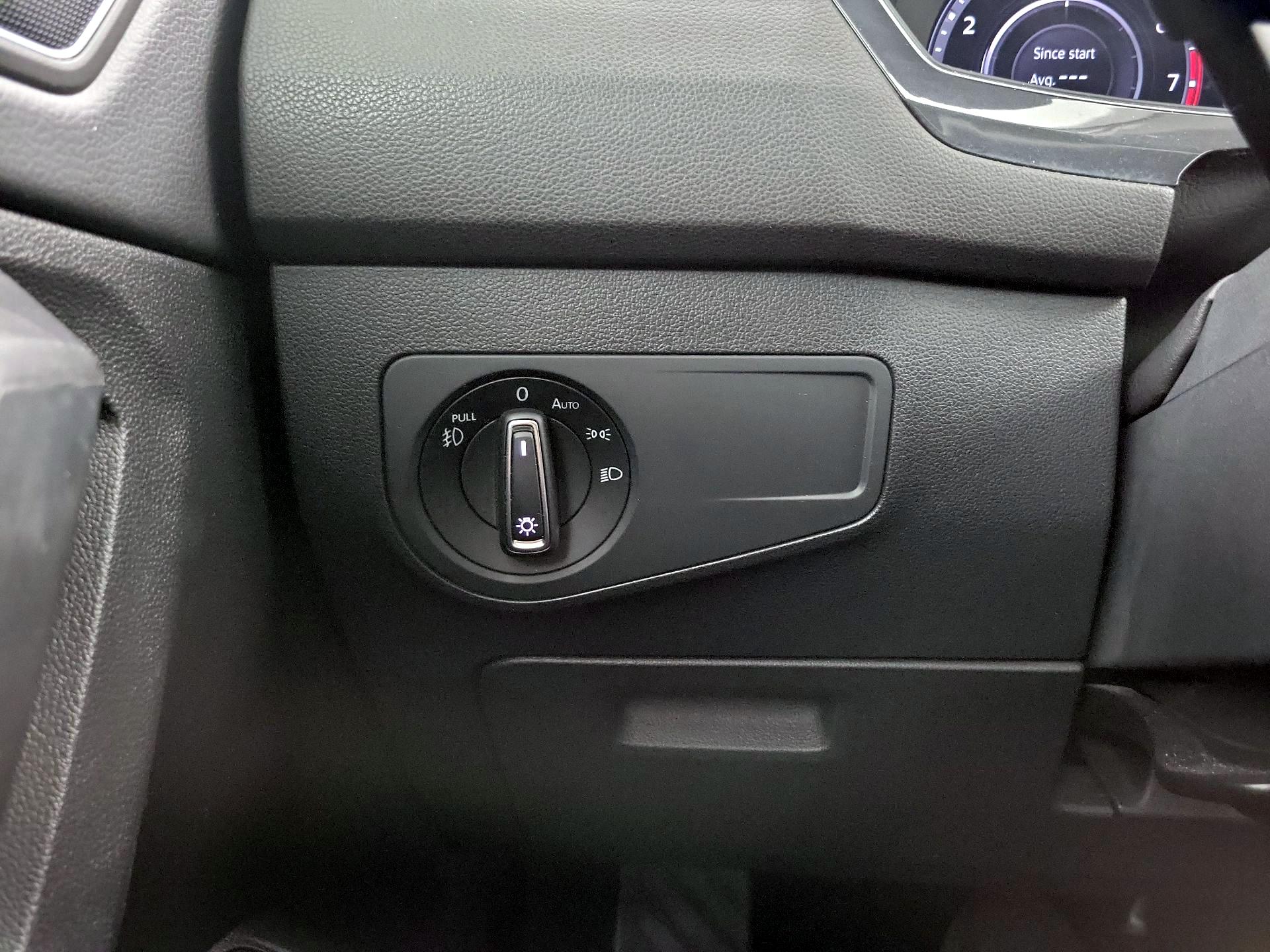 Thumbnail: 2019 Volkswagen Tiguan - 13
