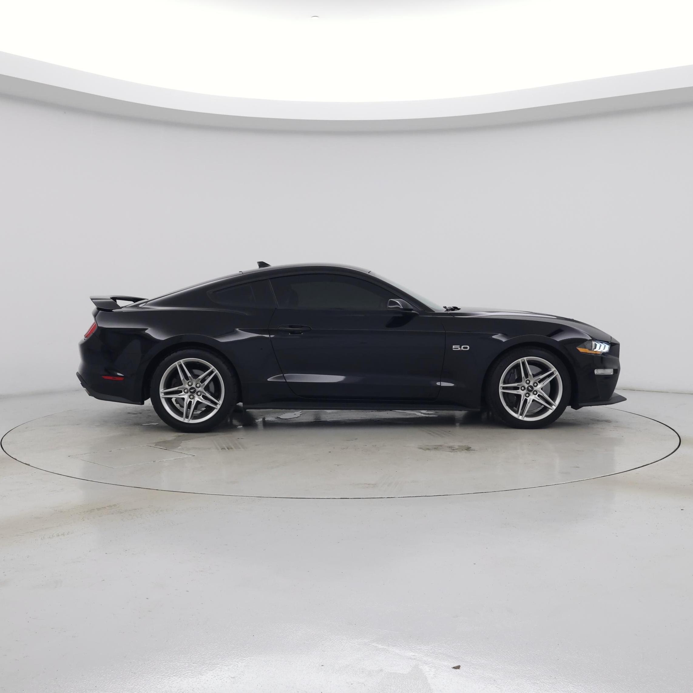 Thumbnail: 2022 Ford Mustang - 7