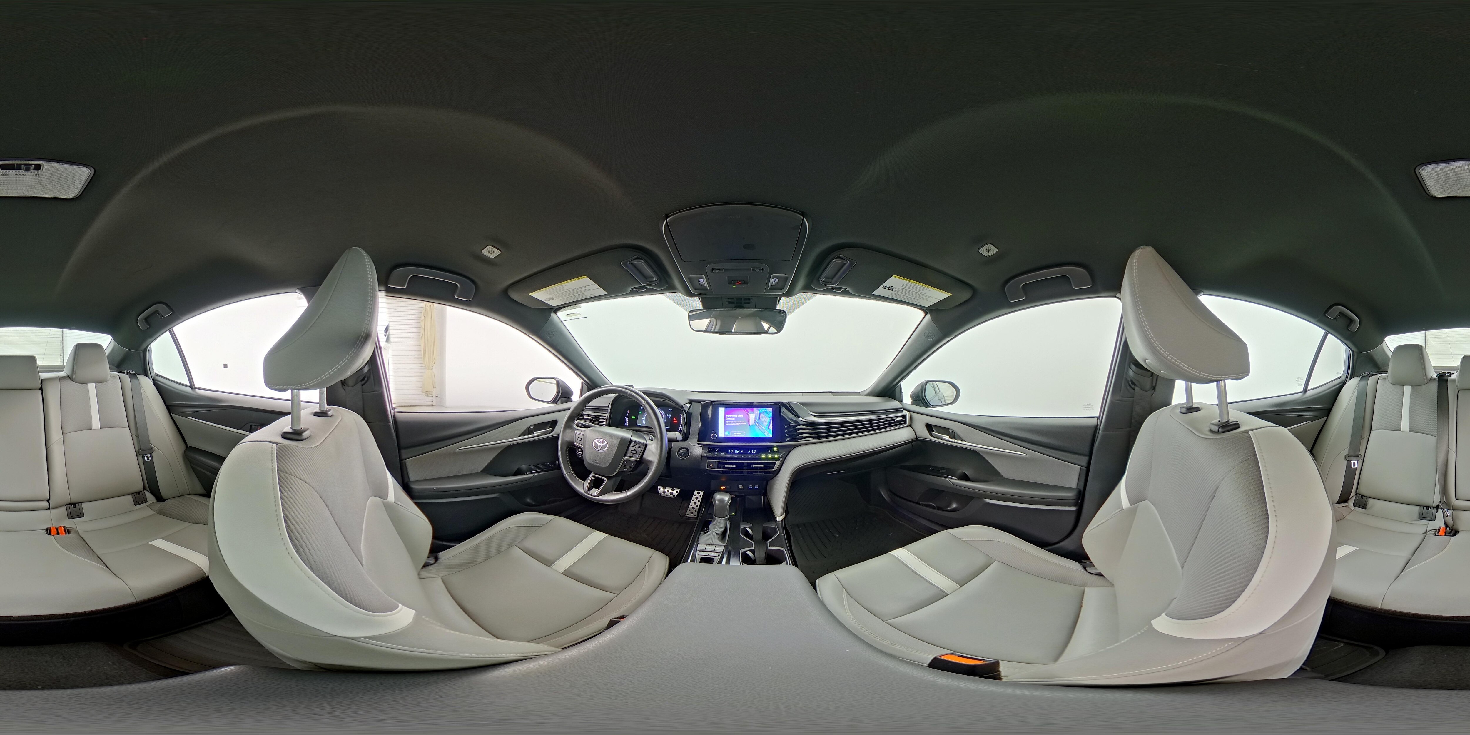 2025 Toyota Camry SE - Photo 24