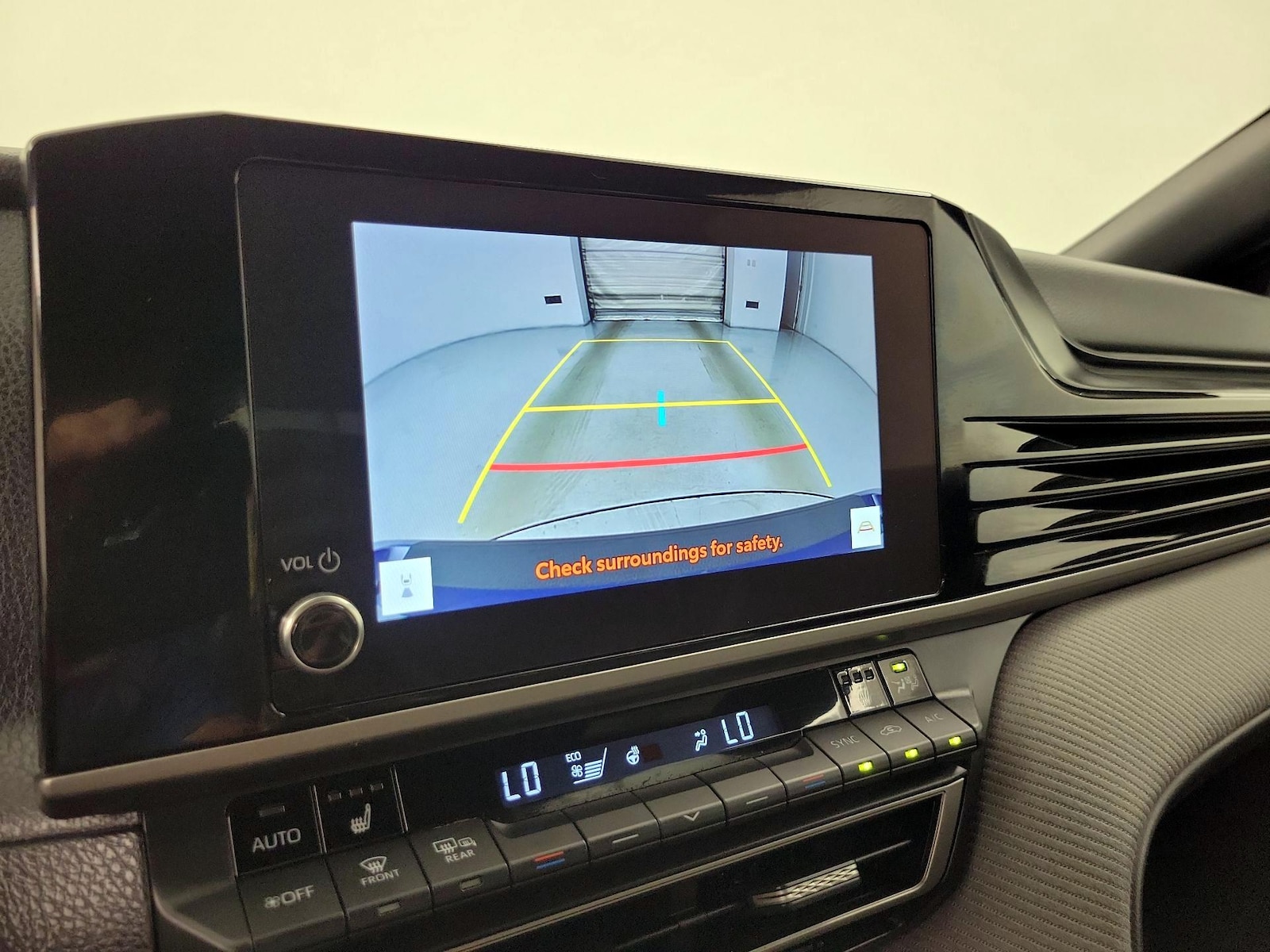 2025 Toyota Camry SE - Photo 15