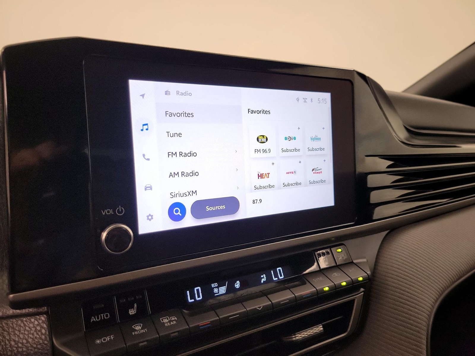 2025 Toyota Camry SE - Photo 16