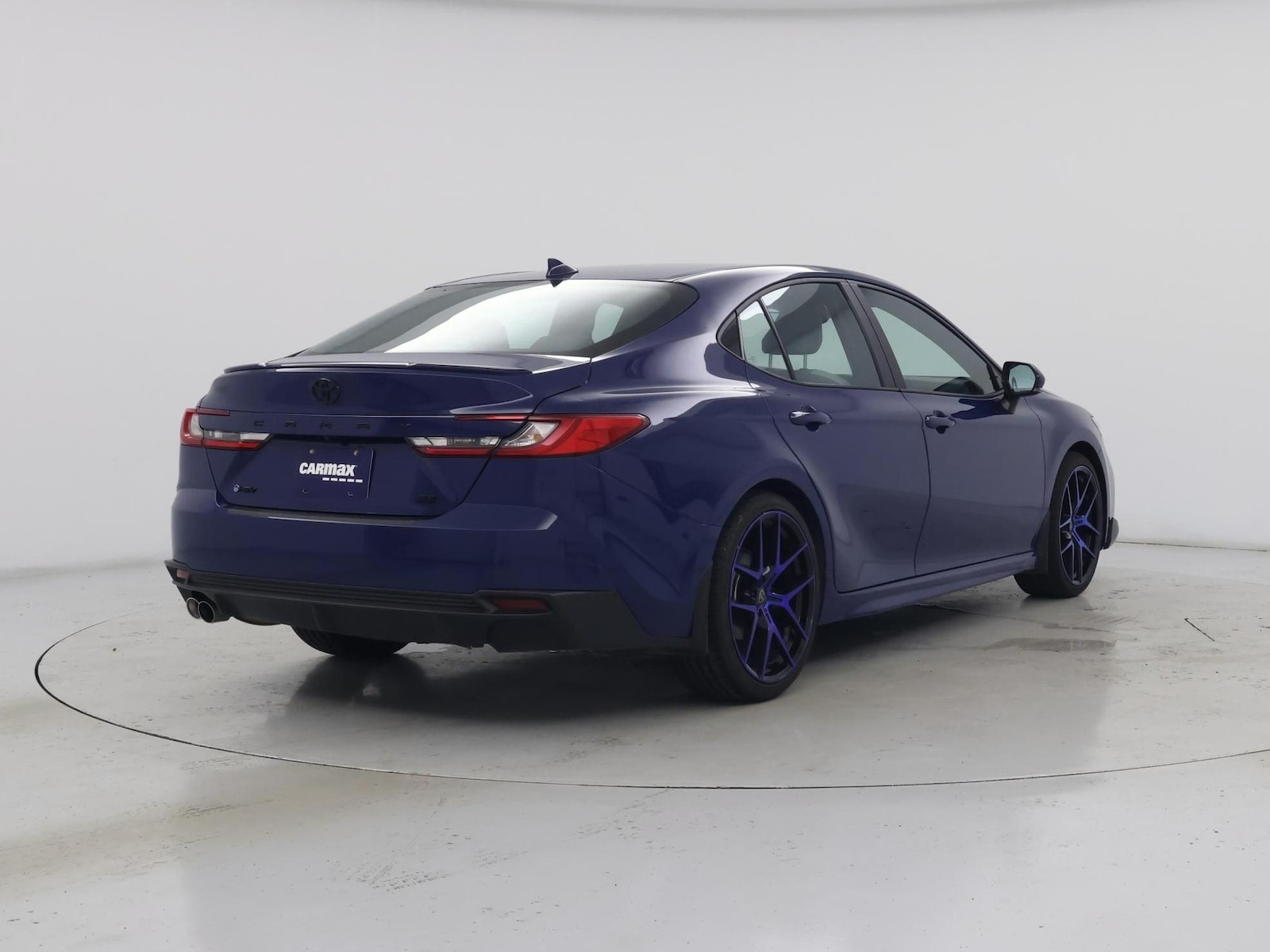 2025 Toyota Camry SE - Photo 9