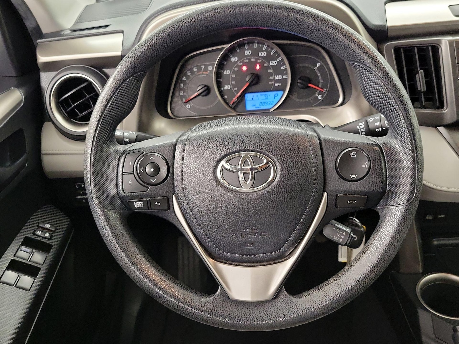 2015 Toyota RAV4 LE - Photo 11