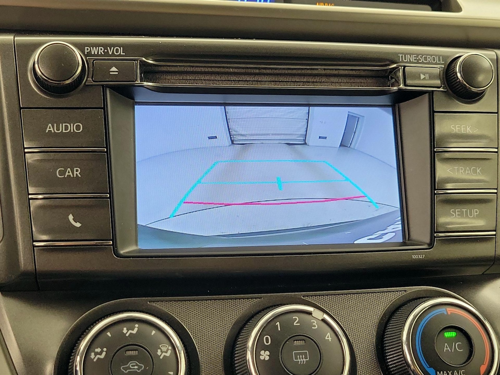 2015 Toyota RAV4 LE - Photo 15