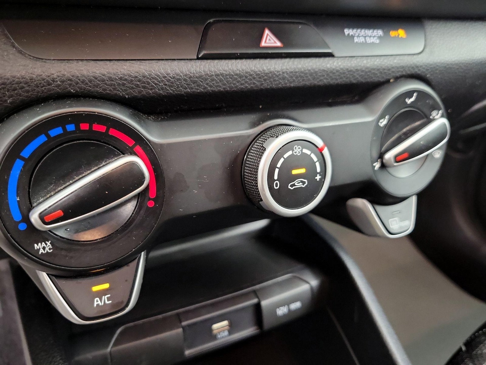 2022 Kia Rio S - Photo 17