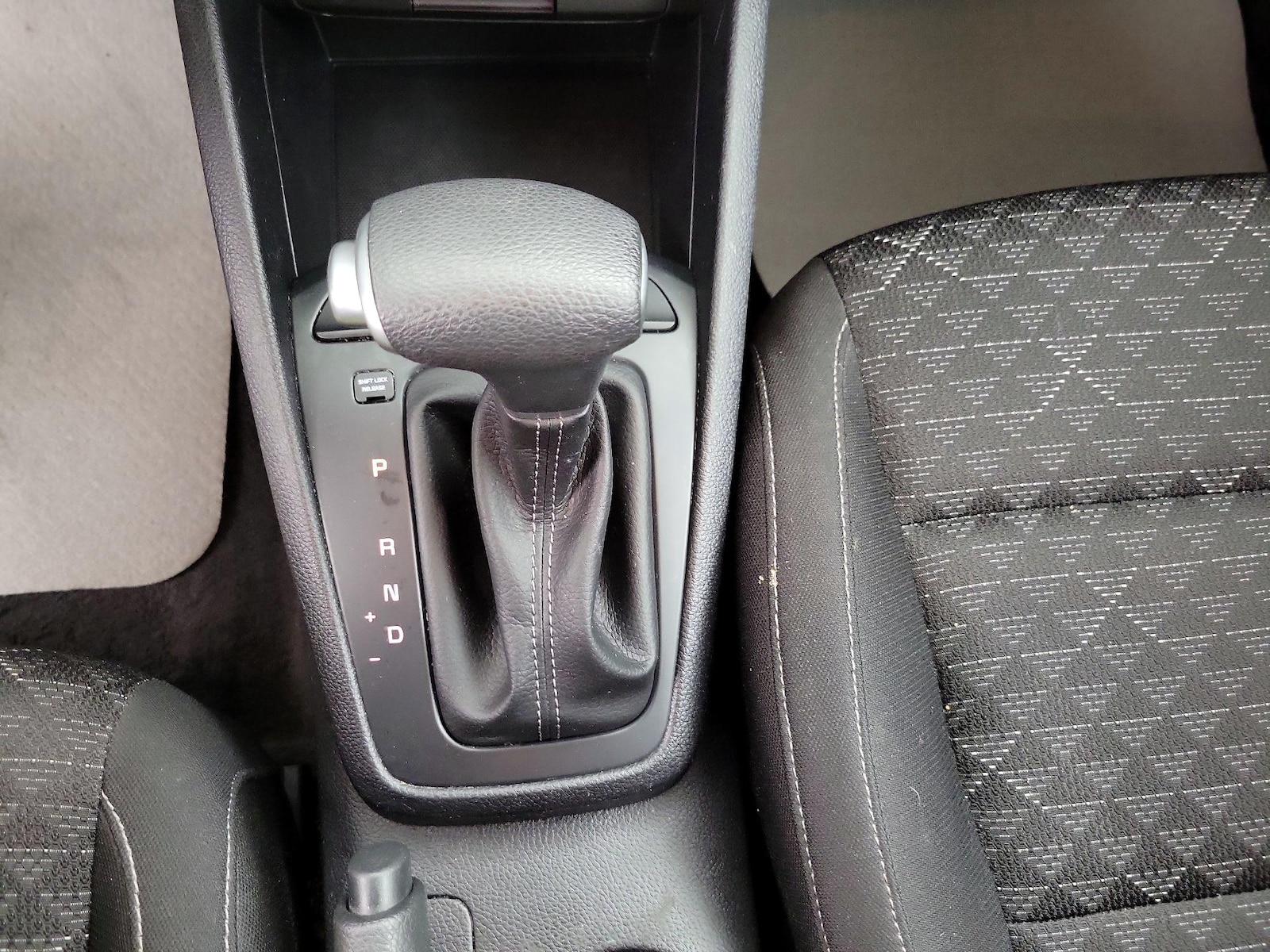 2022 Kia Rio S - Photo 18