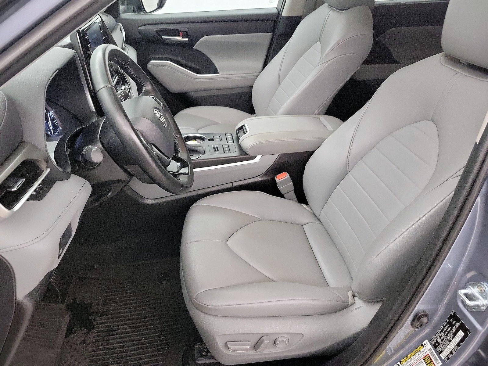 2021 Toyota Highlander XLE - Photo 12