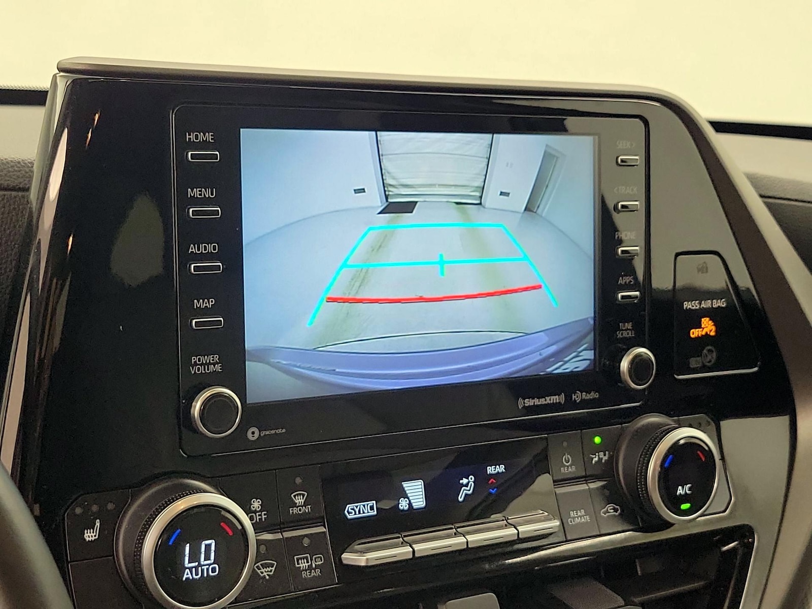 2021 Toyota Highlander XLE - Photo 15