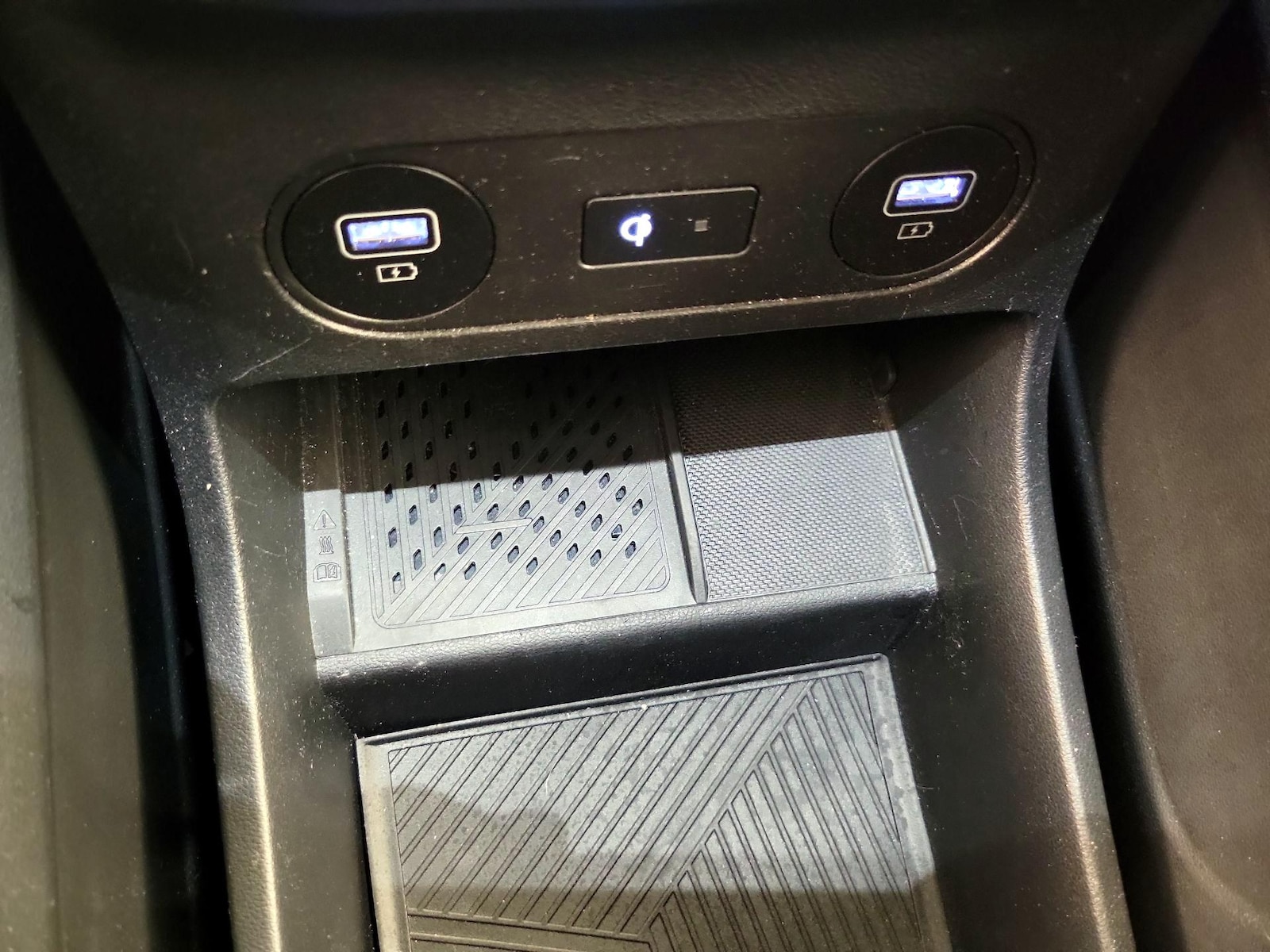 2022 Hyundai IONIQ 5 Limited - Photo 11