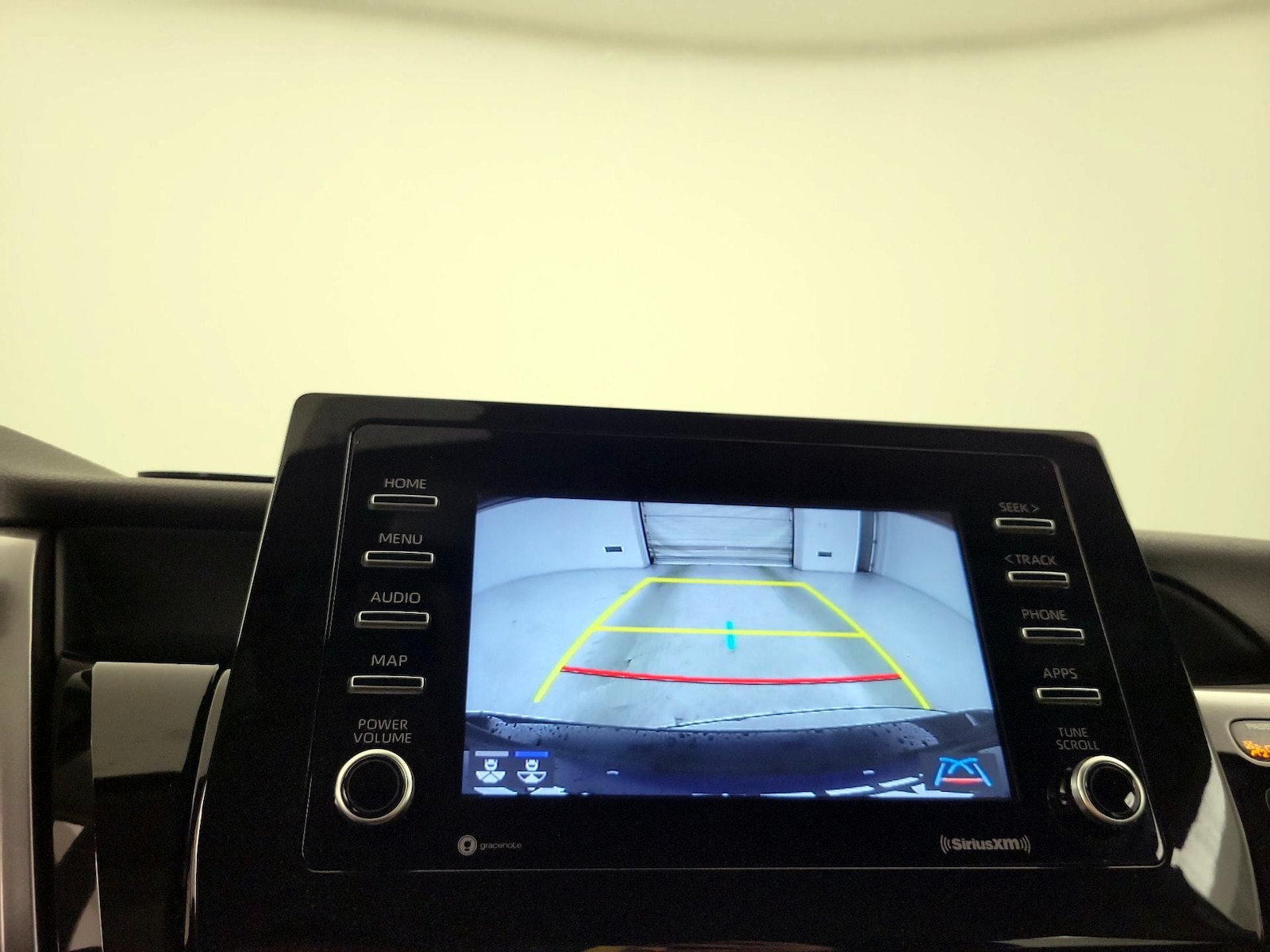 2021 Toyota Camry LE - Photo 15