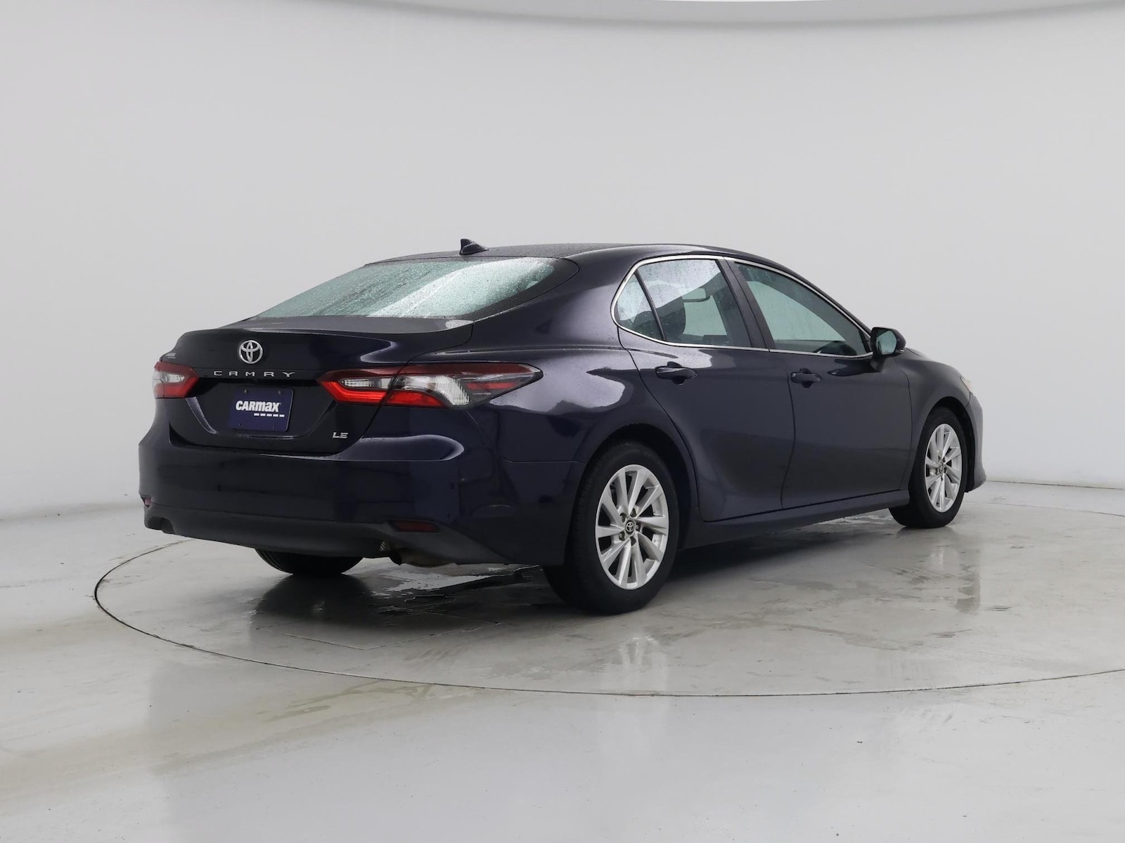 2021 Toyota Camry LE - Photo 9