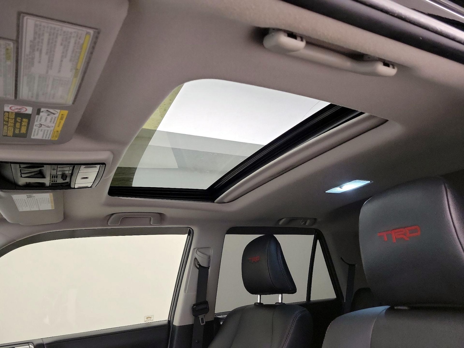 Sunroof(s) & Overhead Airbags