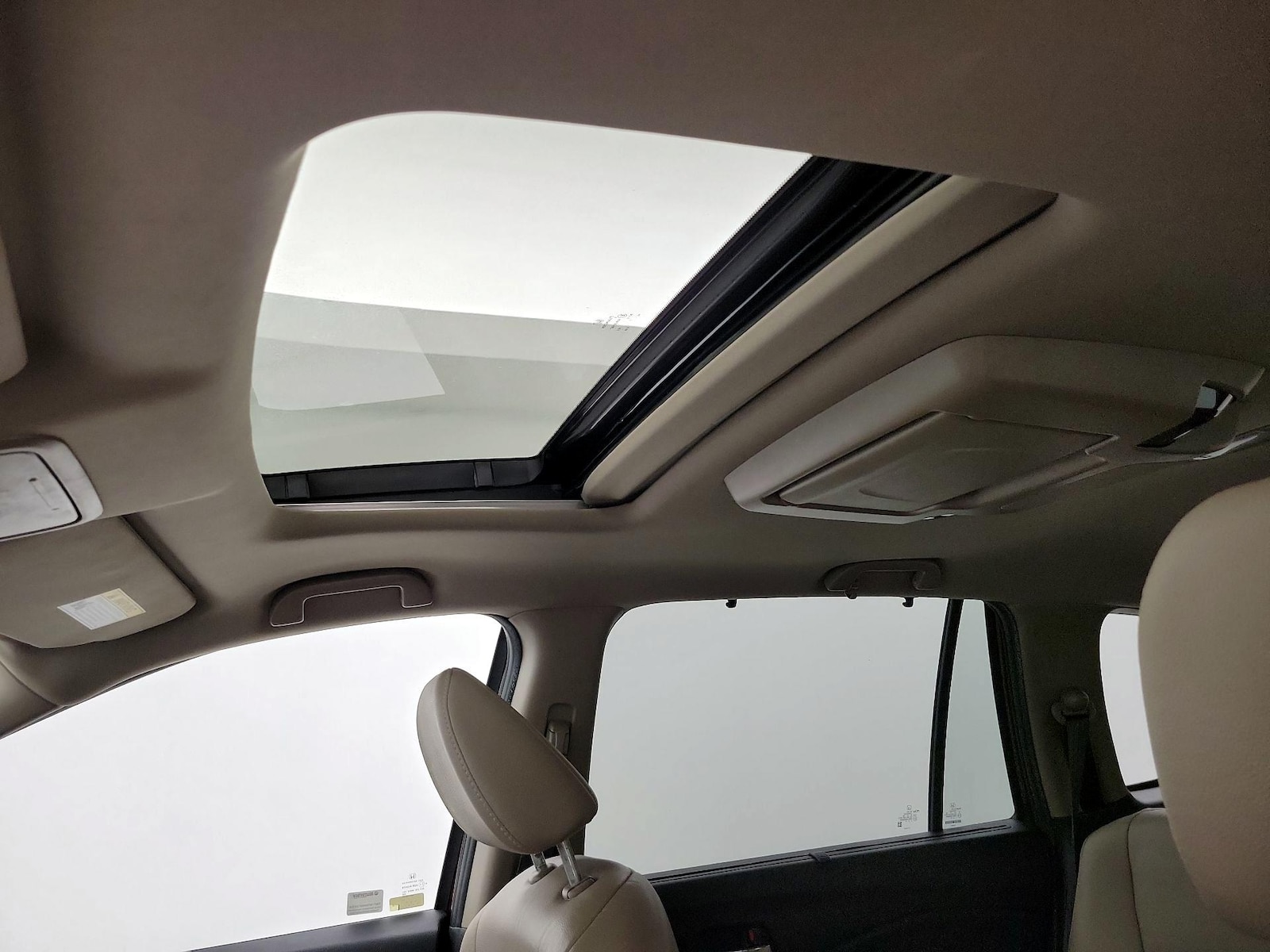 Sunroof(s) & Overhead Airbags