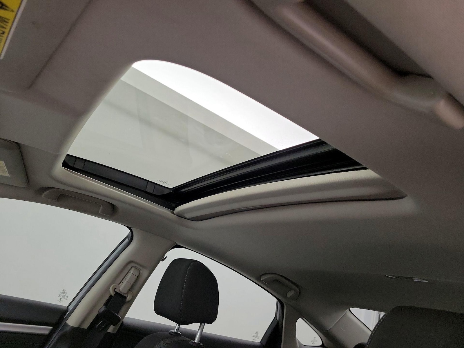 Sunroof(s) & Overhead Airbags