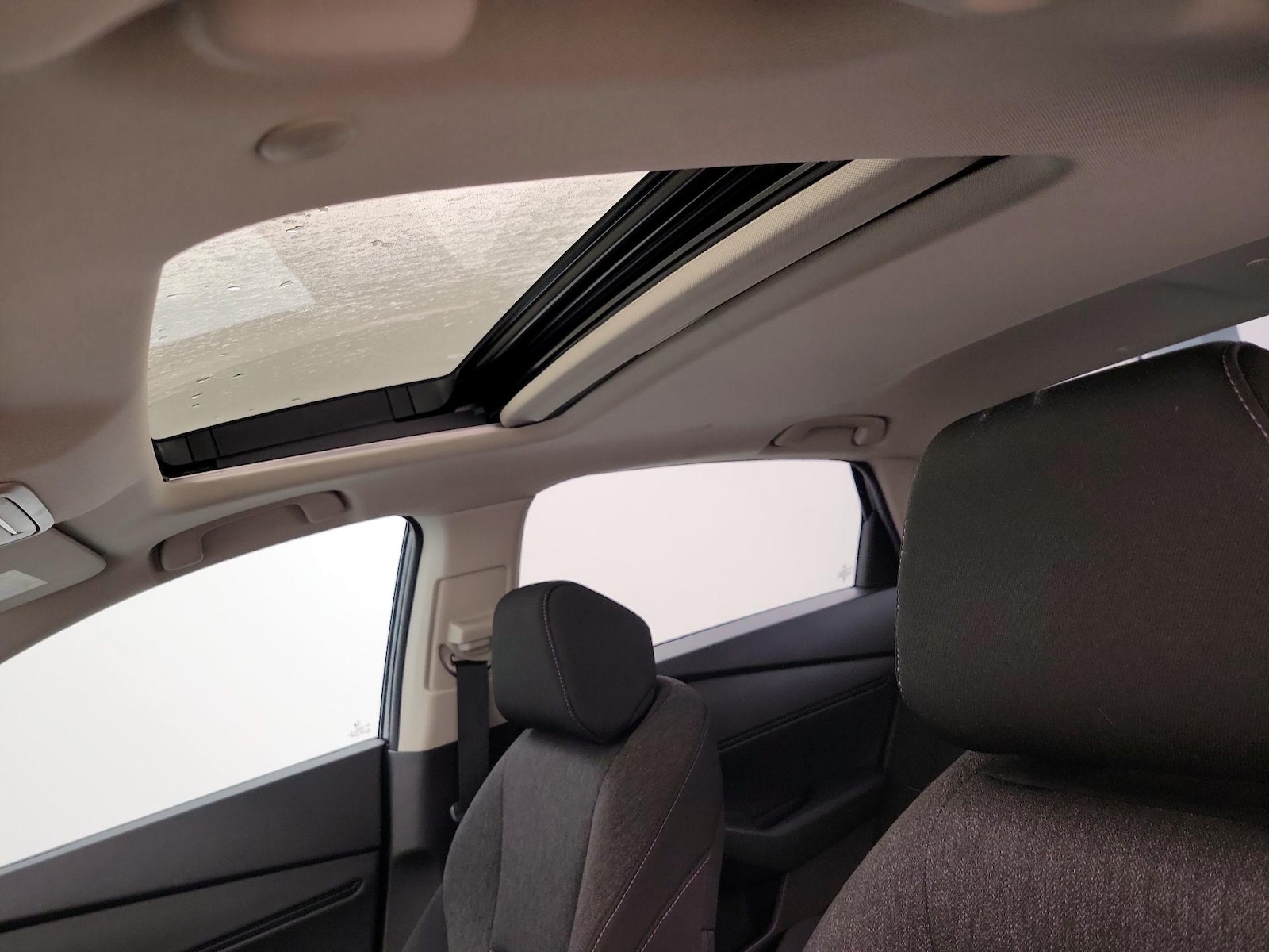 Sunroof(s) & Overhead Airbags