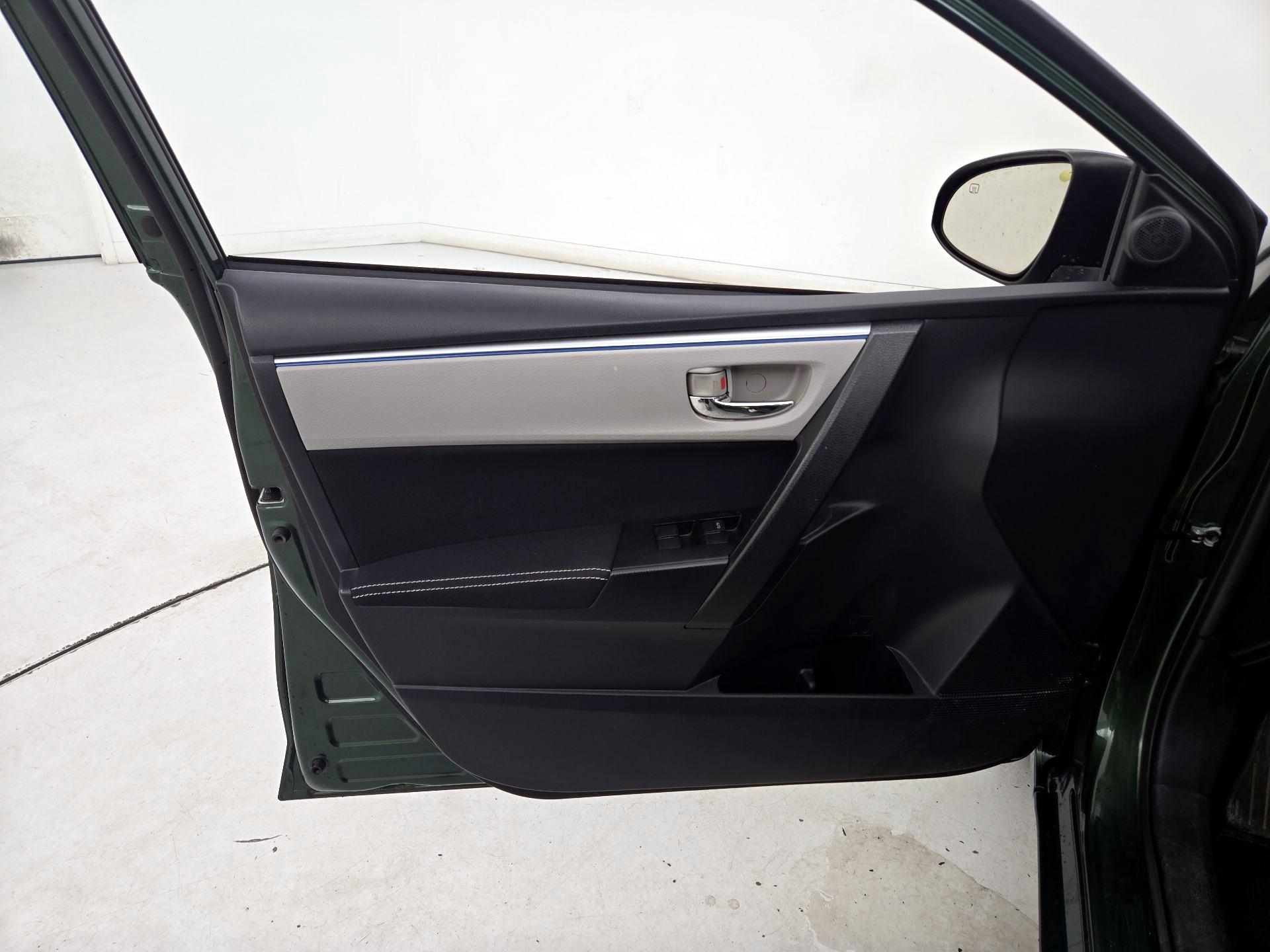 Thumbnail: 2014 Toyota Corolla - 12