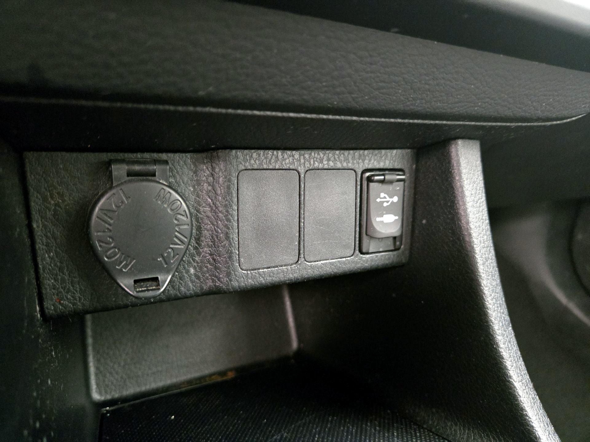 Thumbnail: 2014 Toyota Corolla - 18