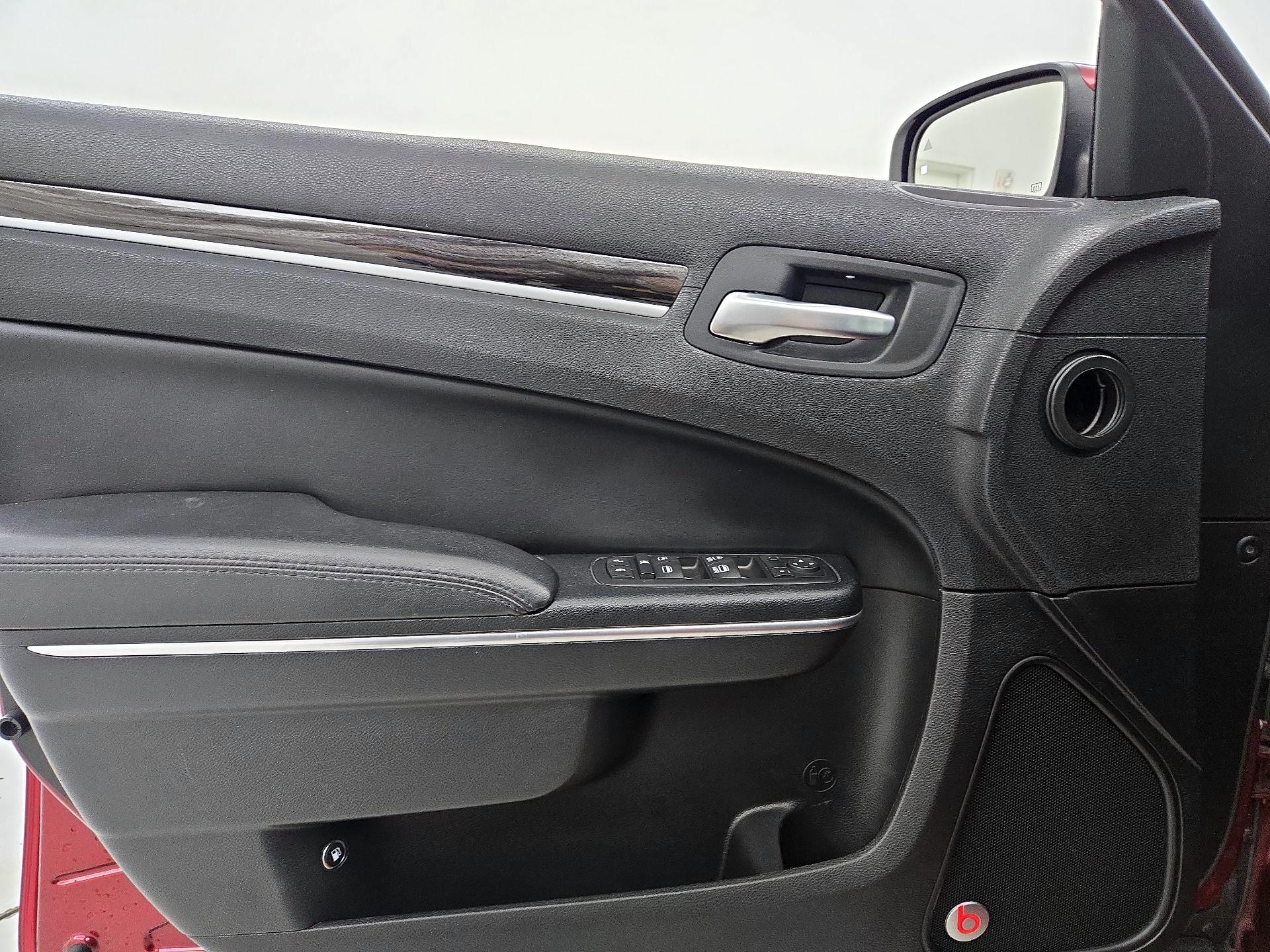 Thumbnail: 2016 Chrysler 300 - 12