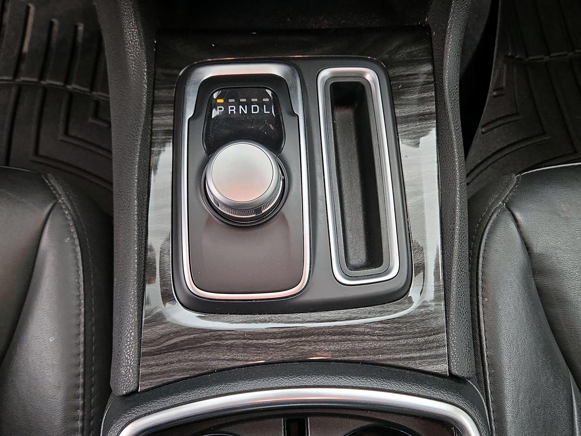 Thumbnail: 2016 Chrysler 300 - 17