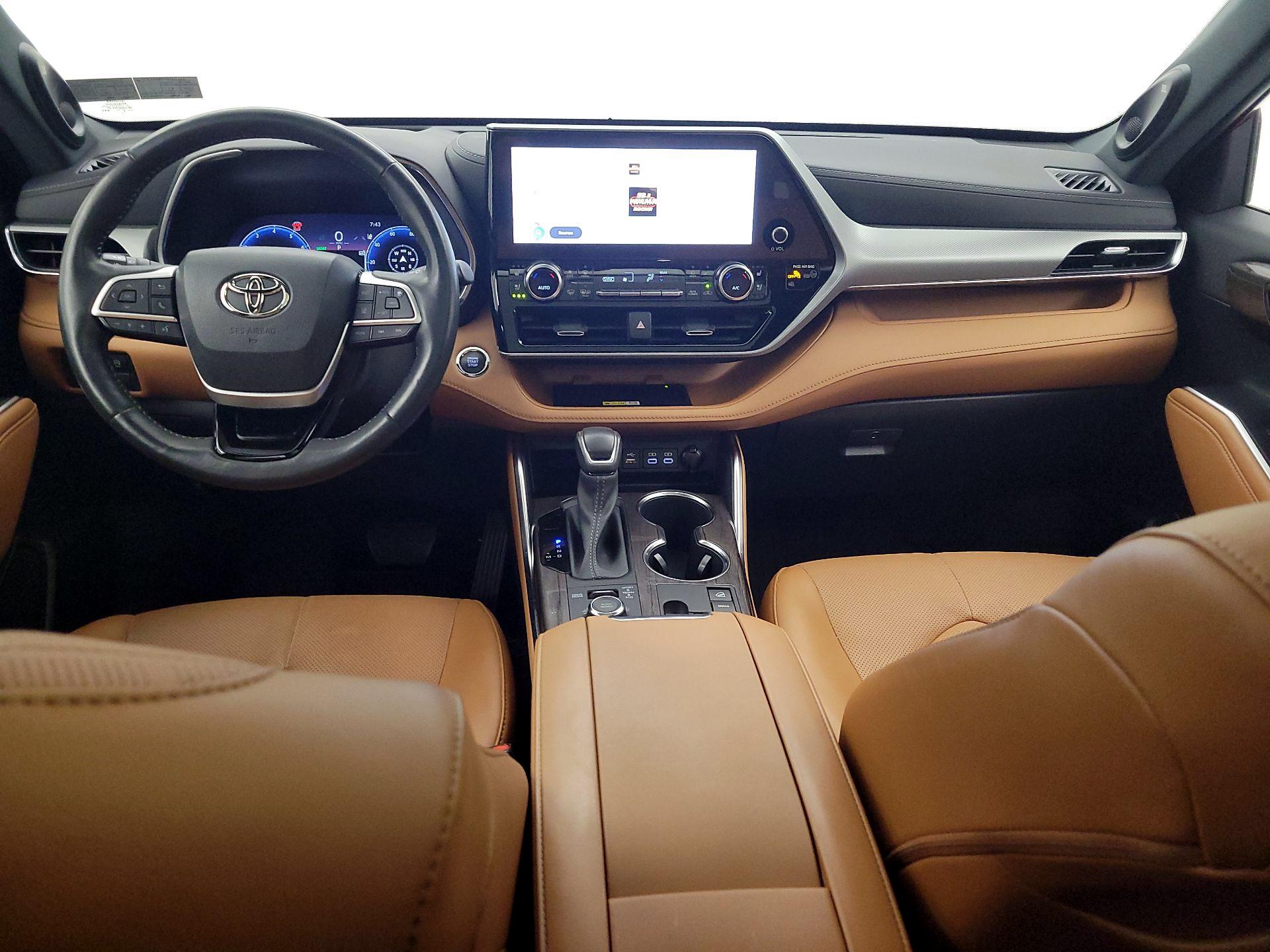 Thumbnail: 2023 Toyota Highlander - 9