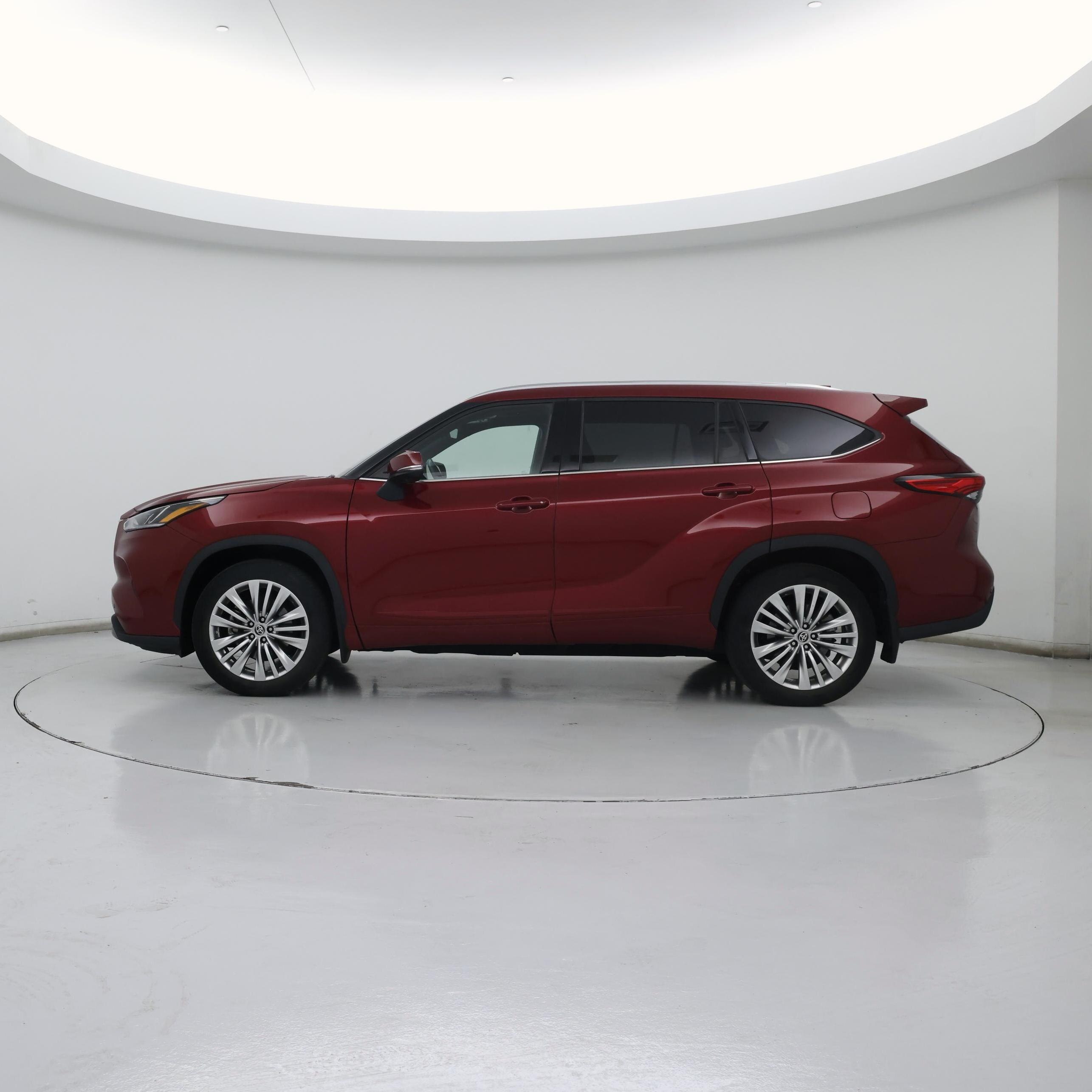 Thumbnail: 2023 Toyota Highlander - 3