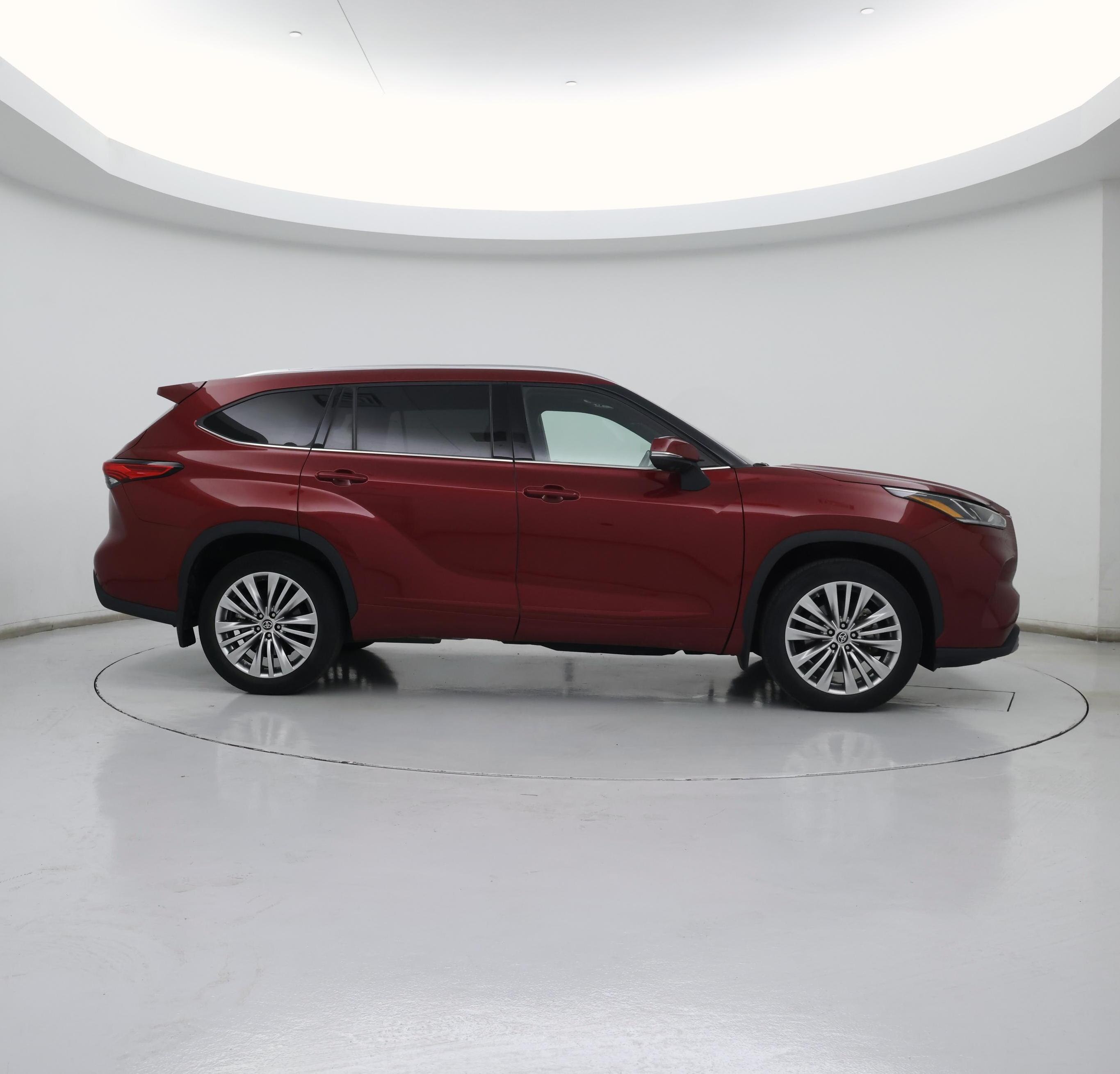 Thumbnail: 2023 Toyota Highlander - 7