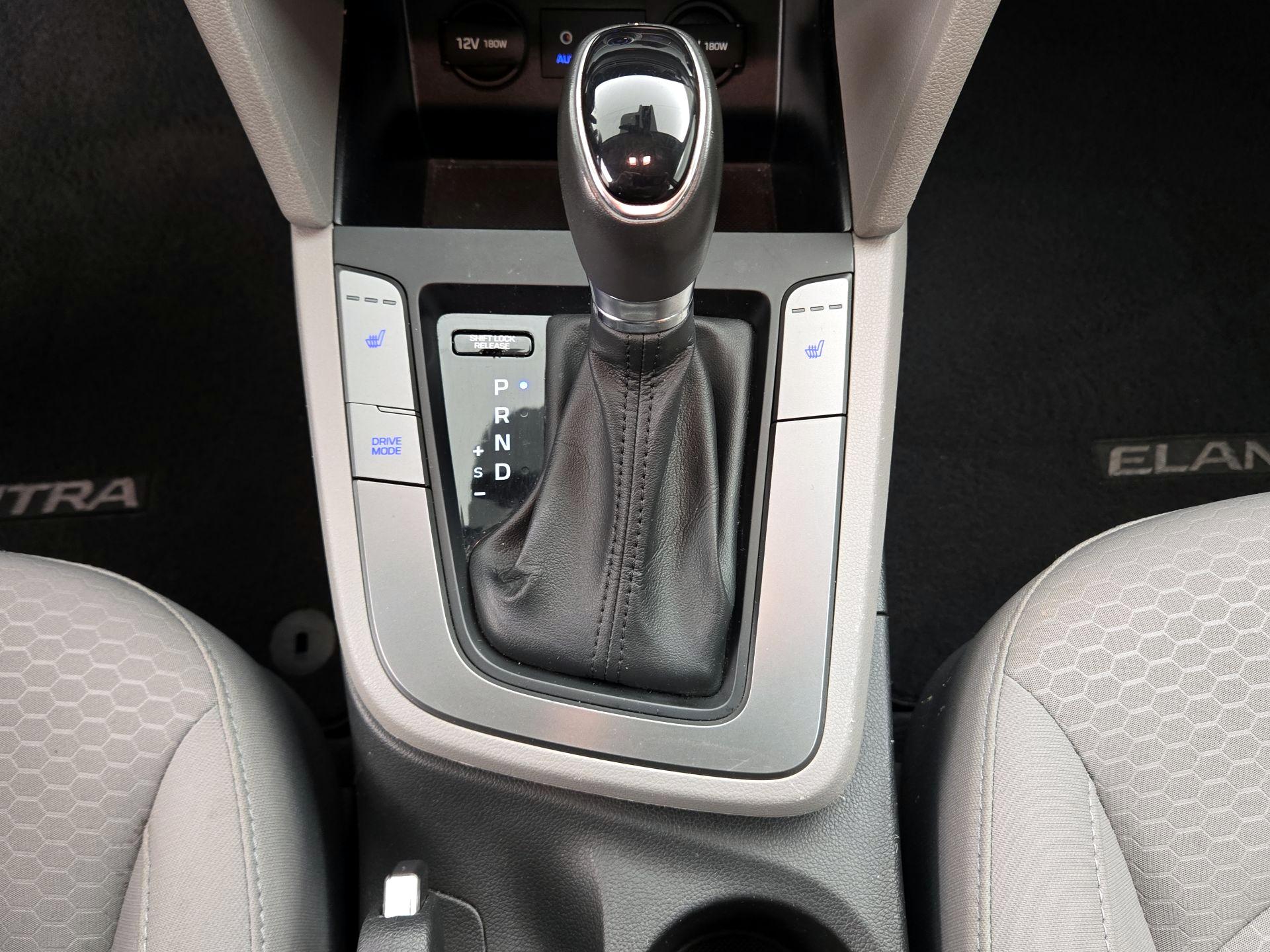 Thumbnail: 2020 Hyundai Elantra - 16