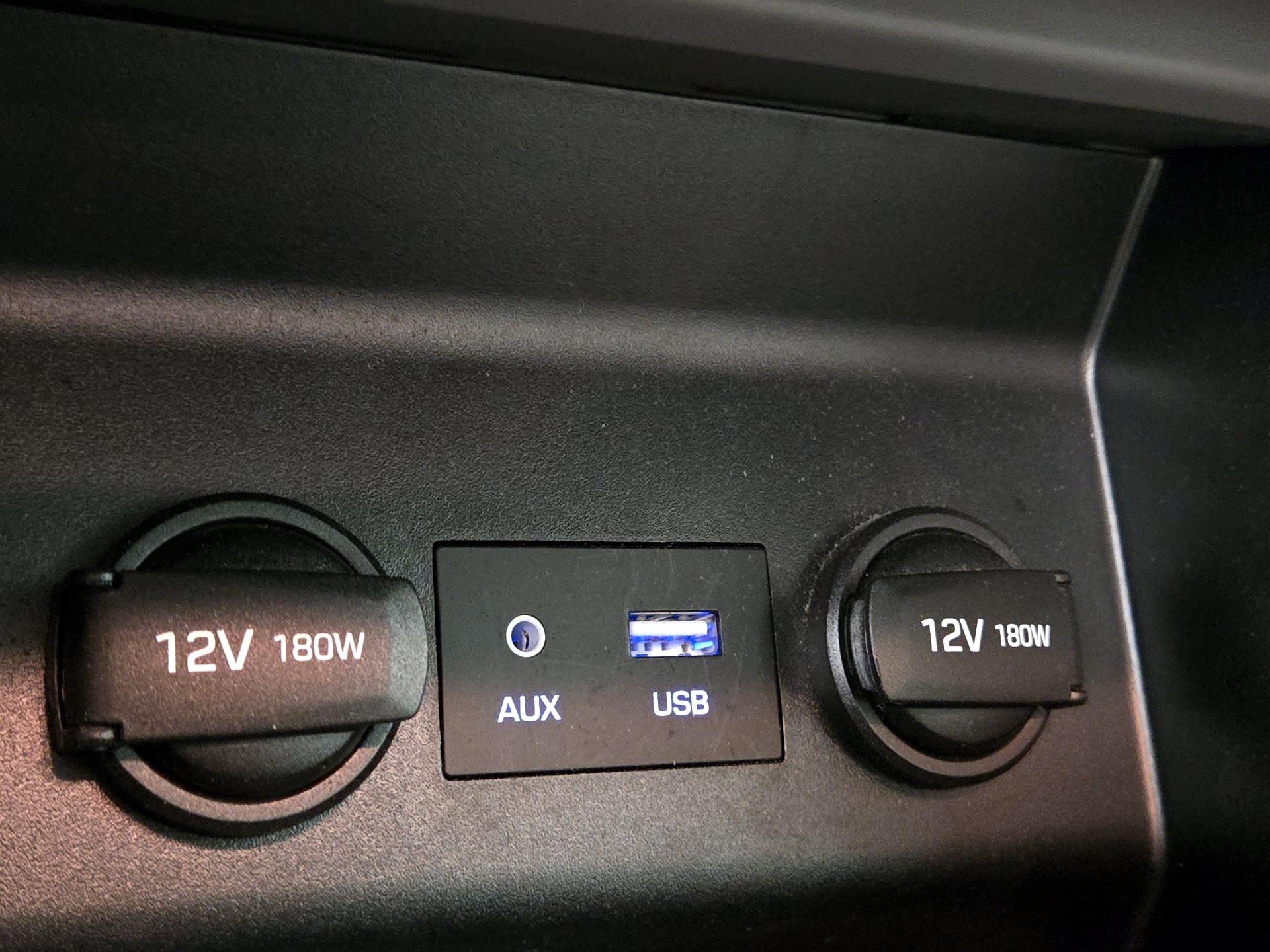 Thumbnail: 2020 Hyundai Elantra - 17