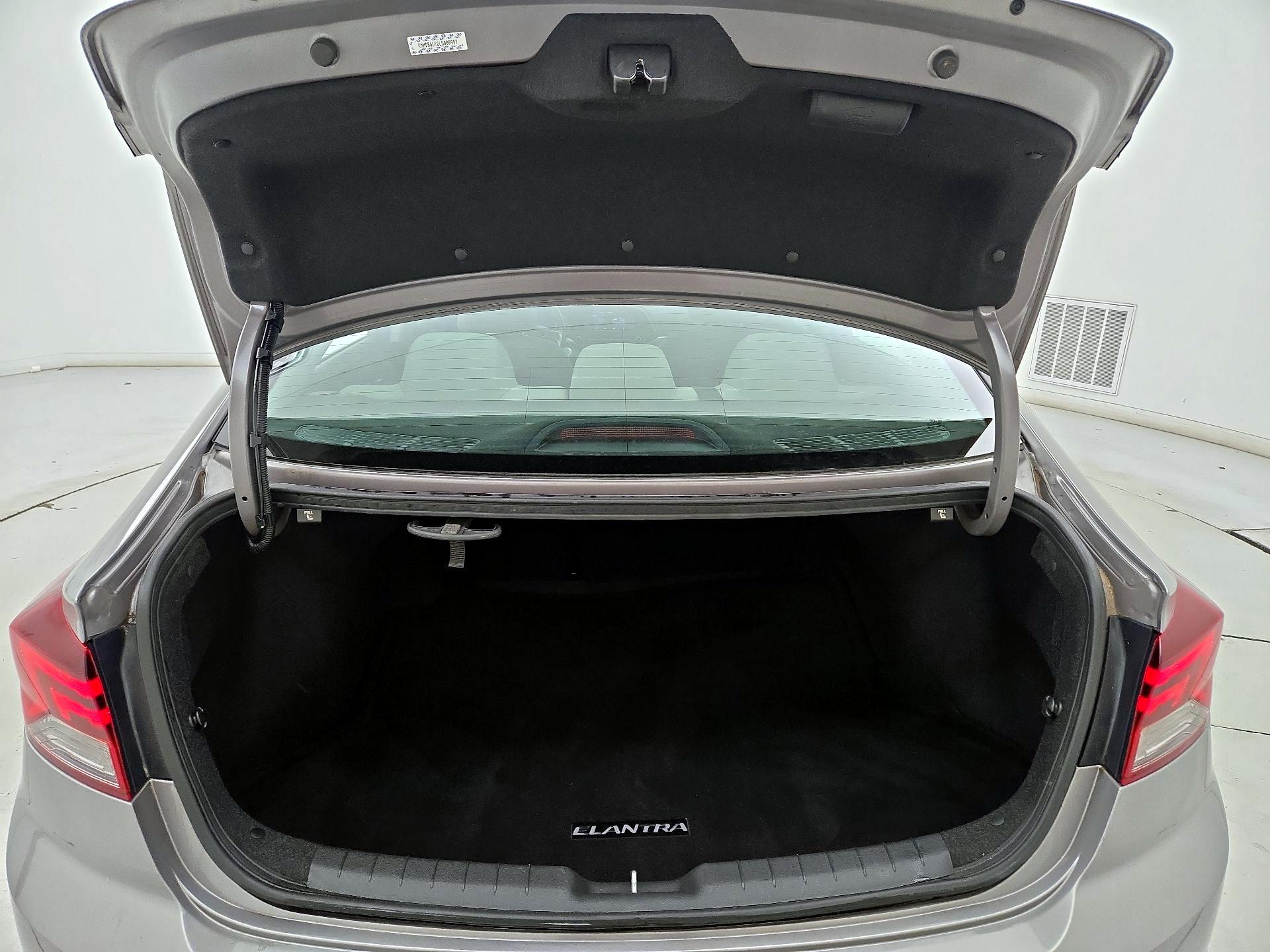 Thumbnail: 2020 Hyundai Elantra - 20