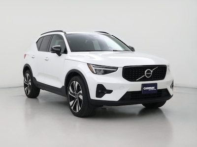 2023 Volvo XC40 B5 Plus Dark Theme
