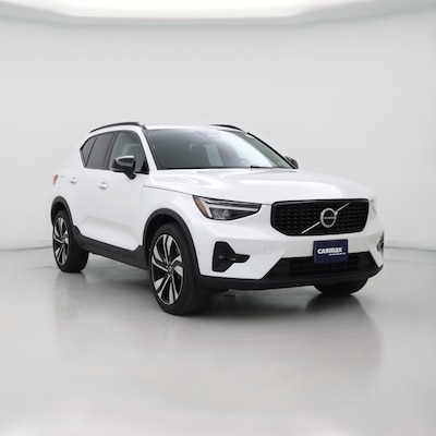 2023 Volvo XC40 B5 Plus Dark Theme