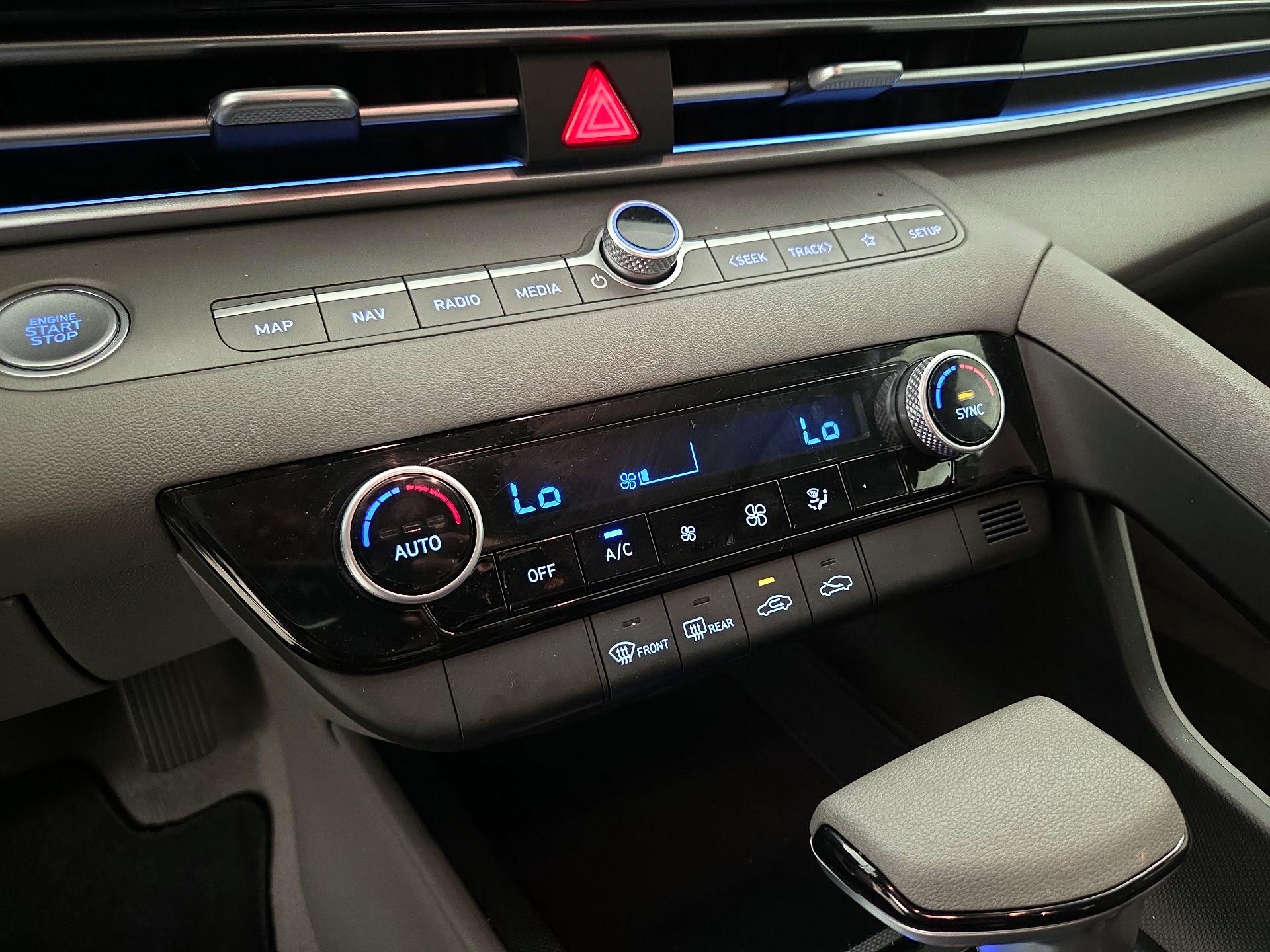 Thumbnail: 2024 Hyundai Elantra - 16