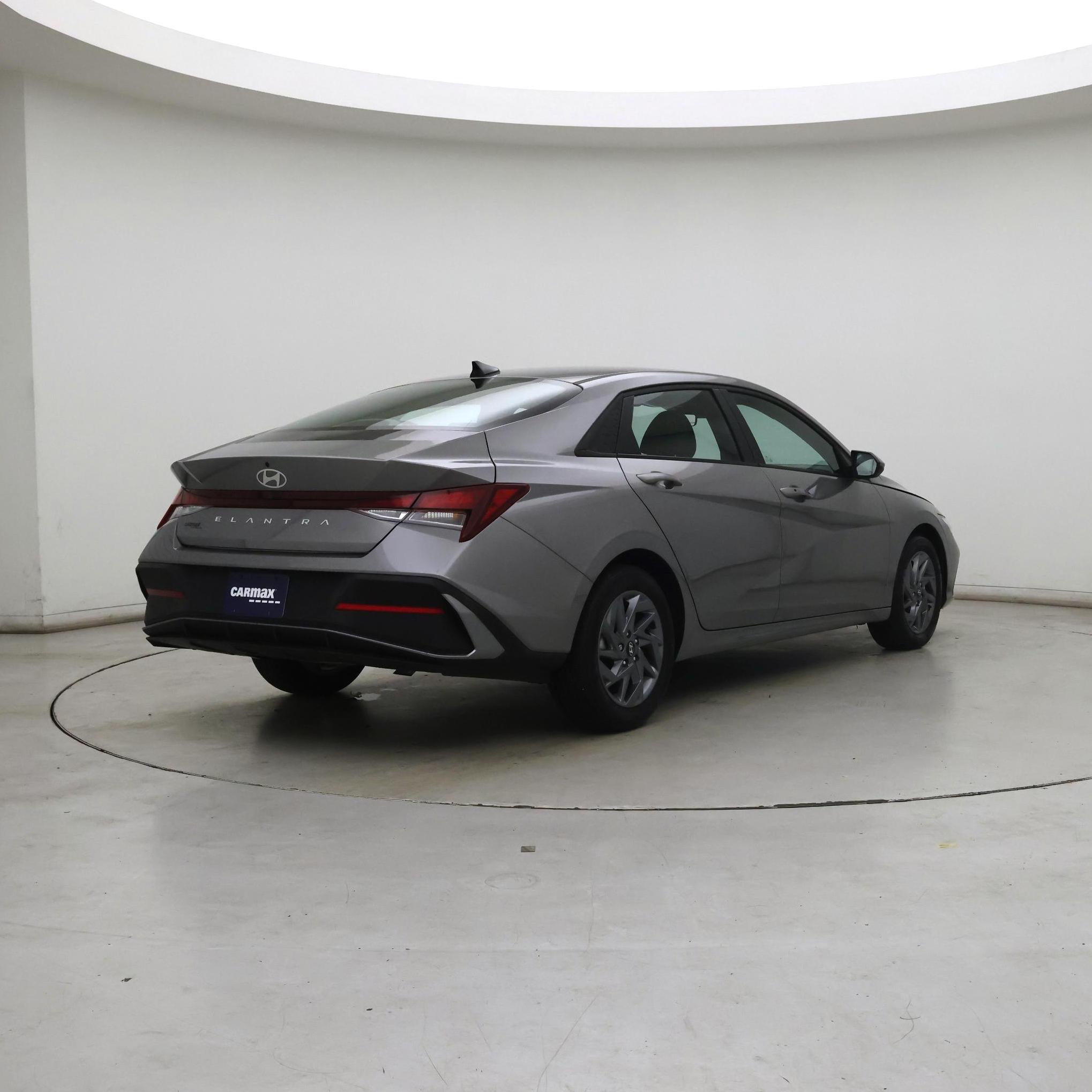 Thumbnail: 2024 Hyundai Elantra - 8