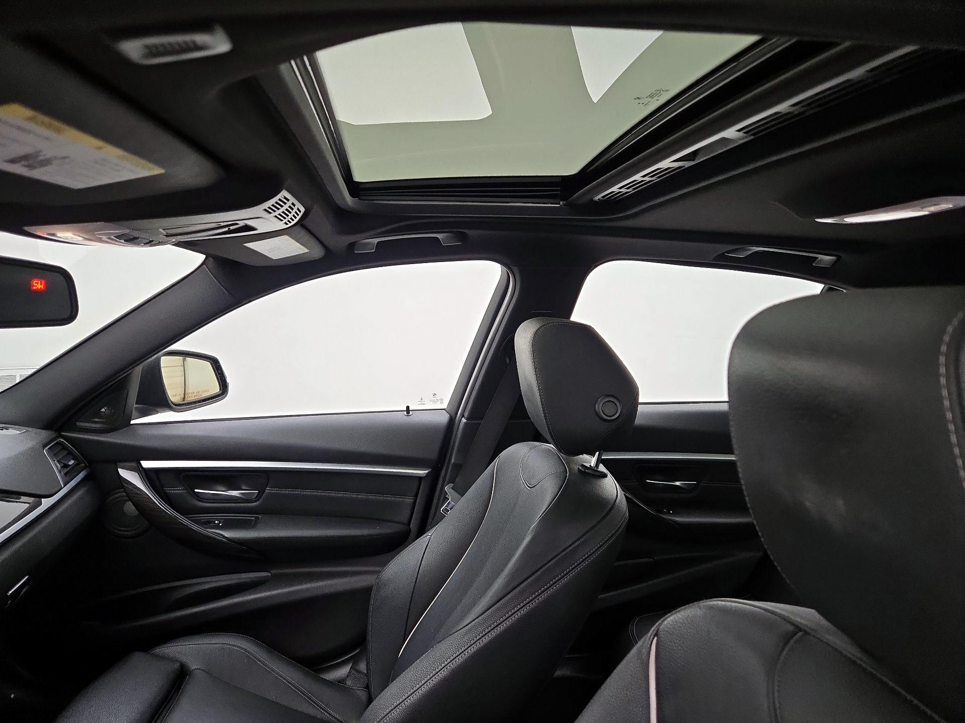 Thumbnail: 2016 BMW 3 Series - 19