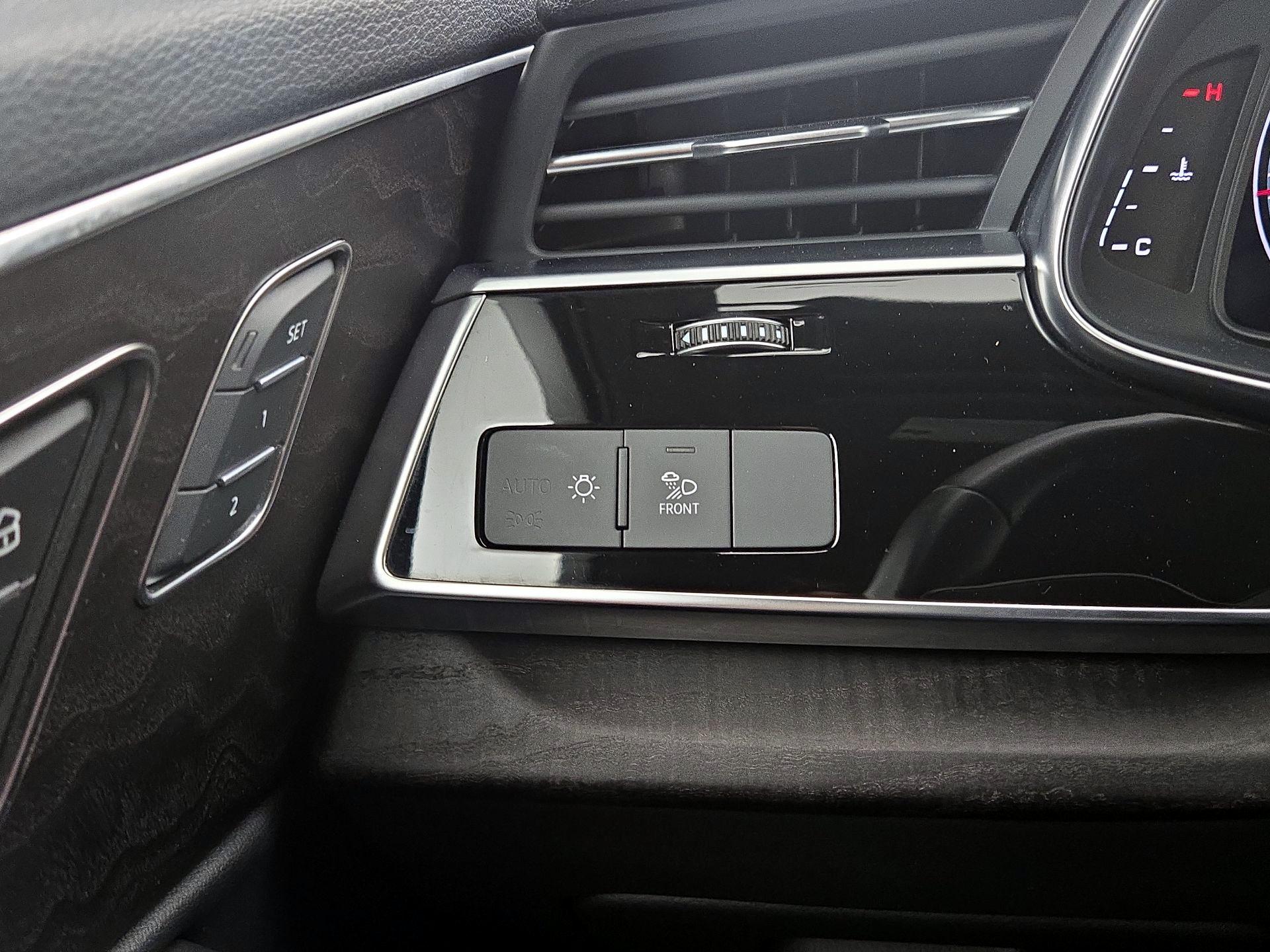 Thumbnail: 2023 Audi Q7 - 13