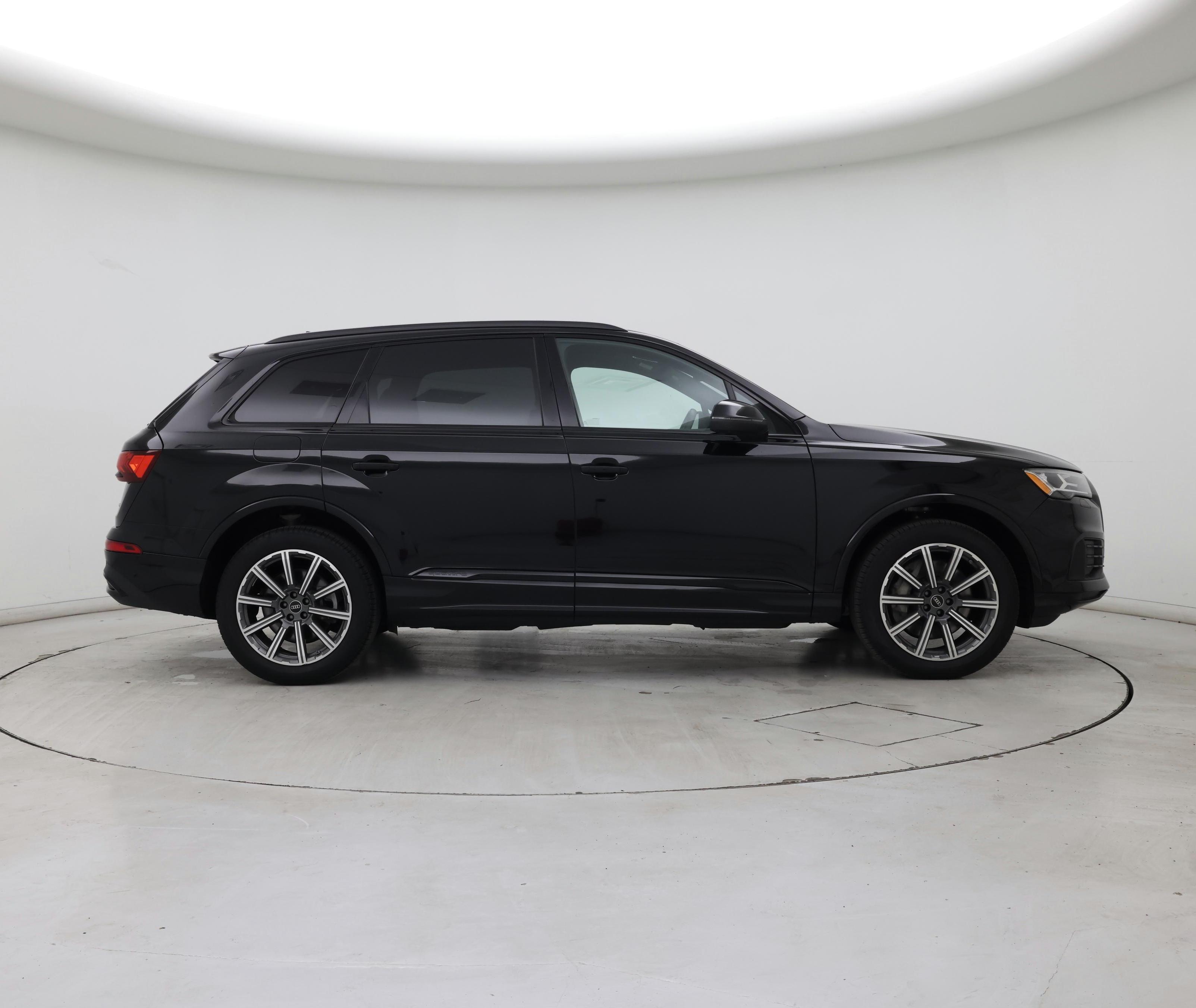 Thumbnail: 2023 Audi Q7 - 7